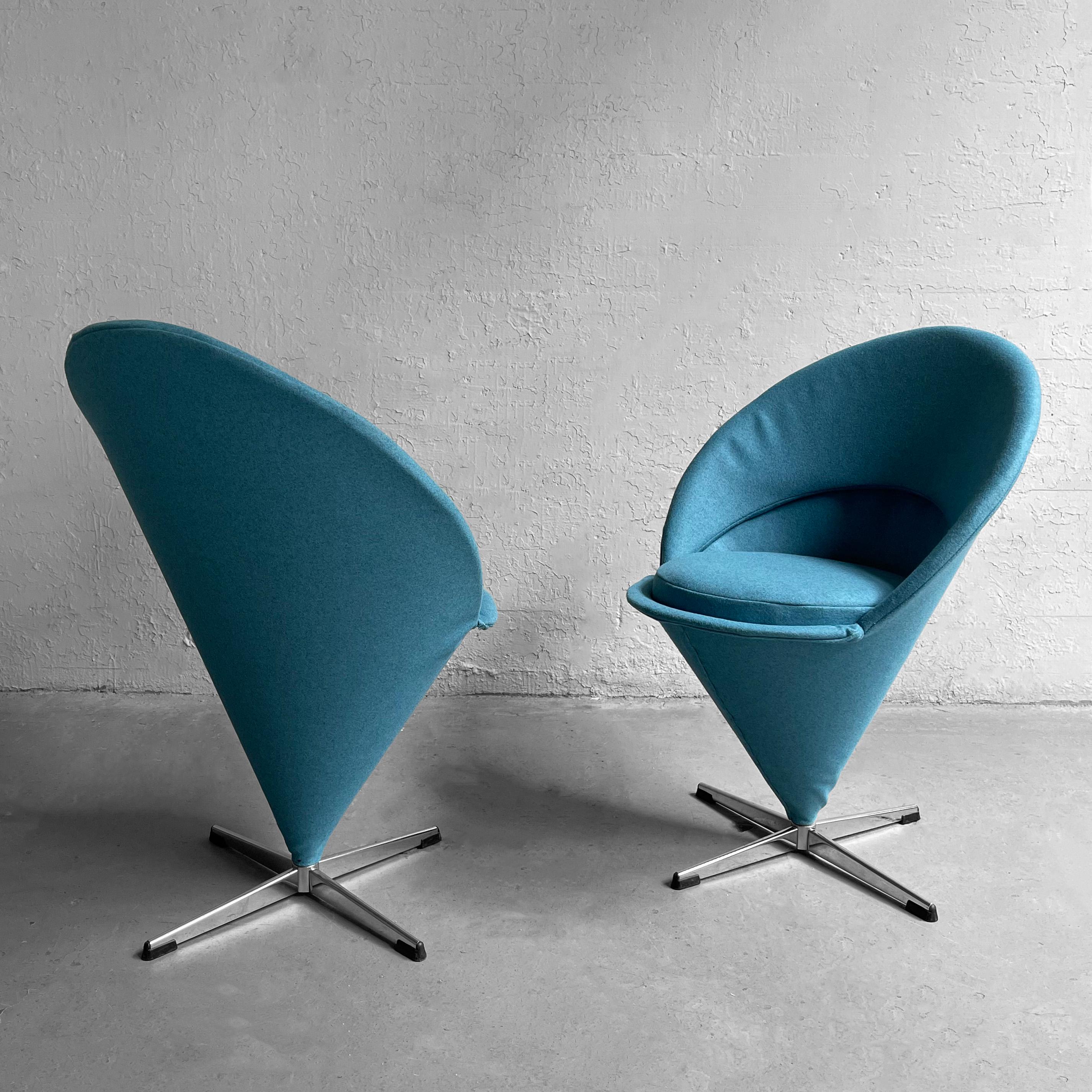 Pair of Verner Panton Cone Chairs In Good Condition In Brooklyn, NY