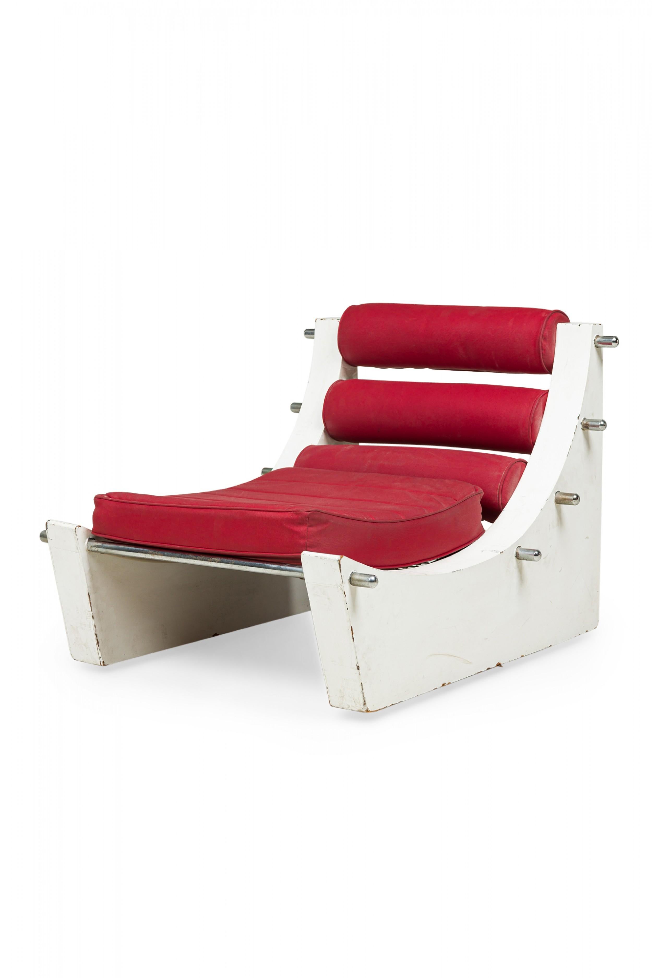 Scandinavo moderno Coppia di sedie Slipper imbottite di Verner Panton in lacca bianca e cromo in vendita