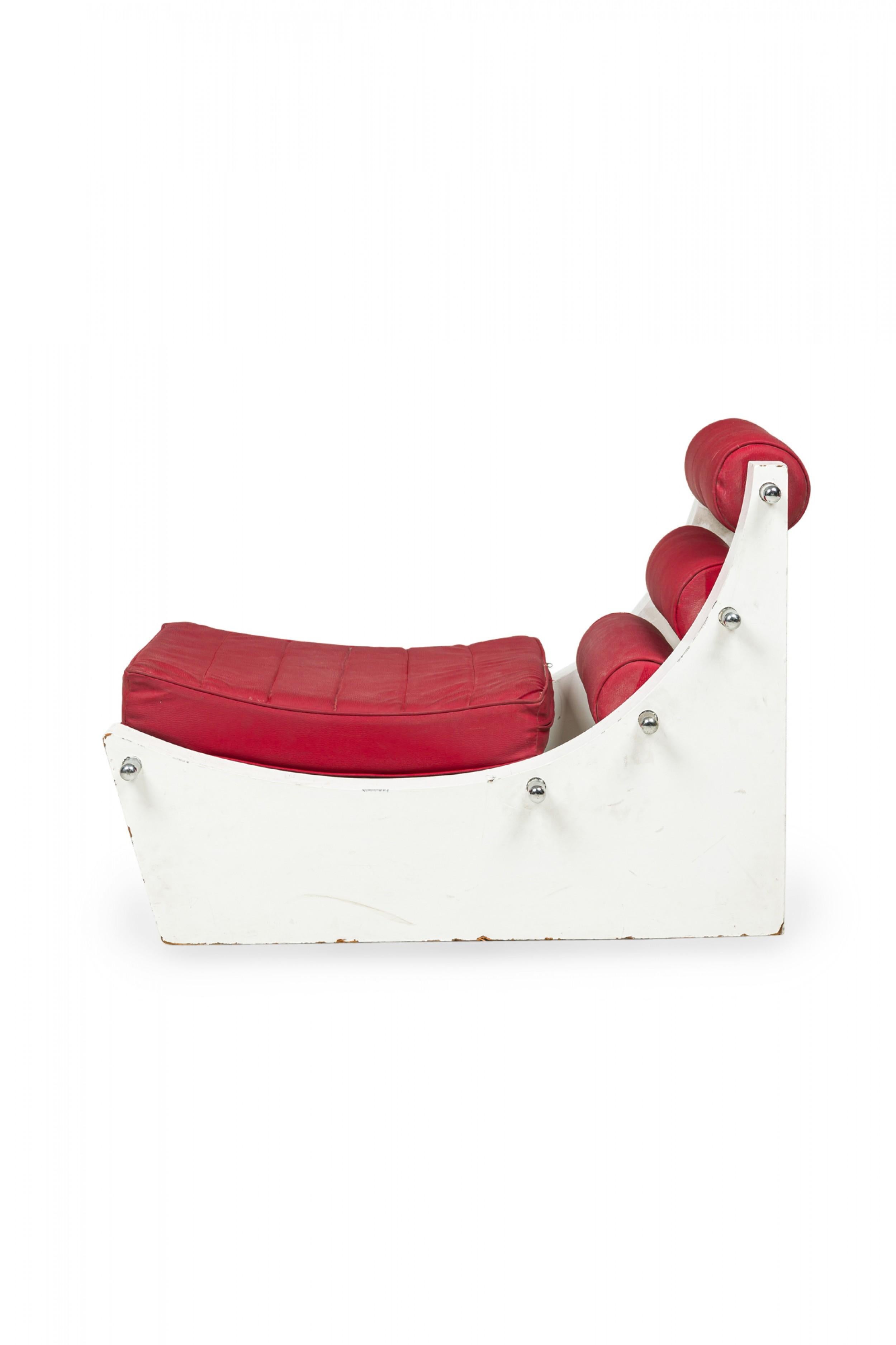 Coppia di sedie Slipper imbottite di Verner Panton in lacca bianca e cromo In condizioni buone in vendita a Queens, NY