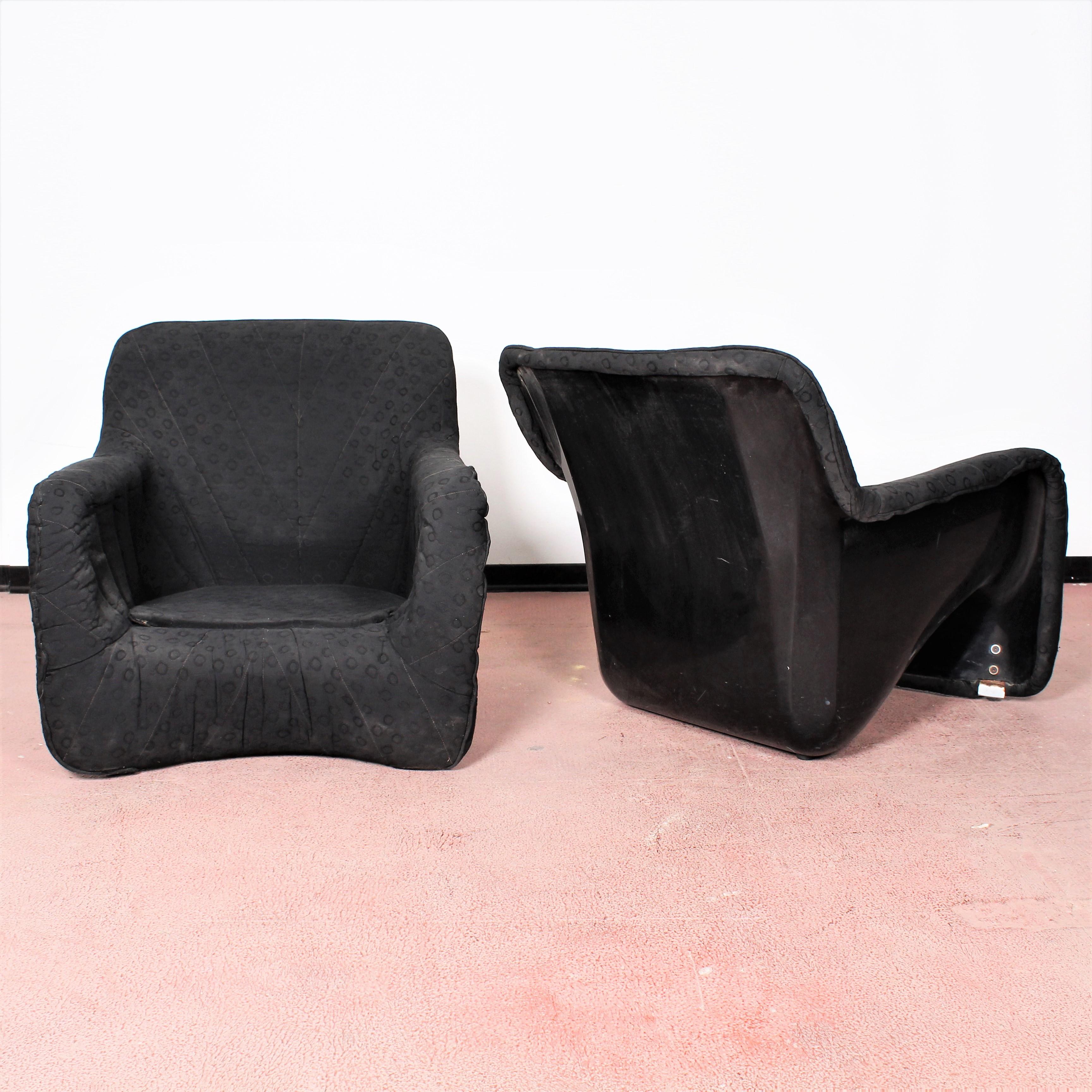 Pair of Verner Panton Style Midcentury Black Fiberglass Armchairs, 1970s In Fair Condition In Palermo, IT