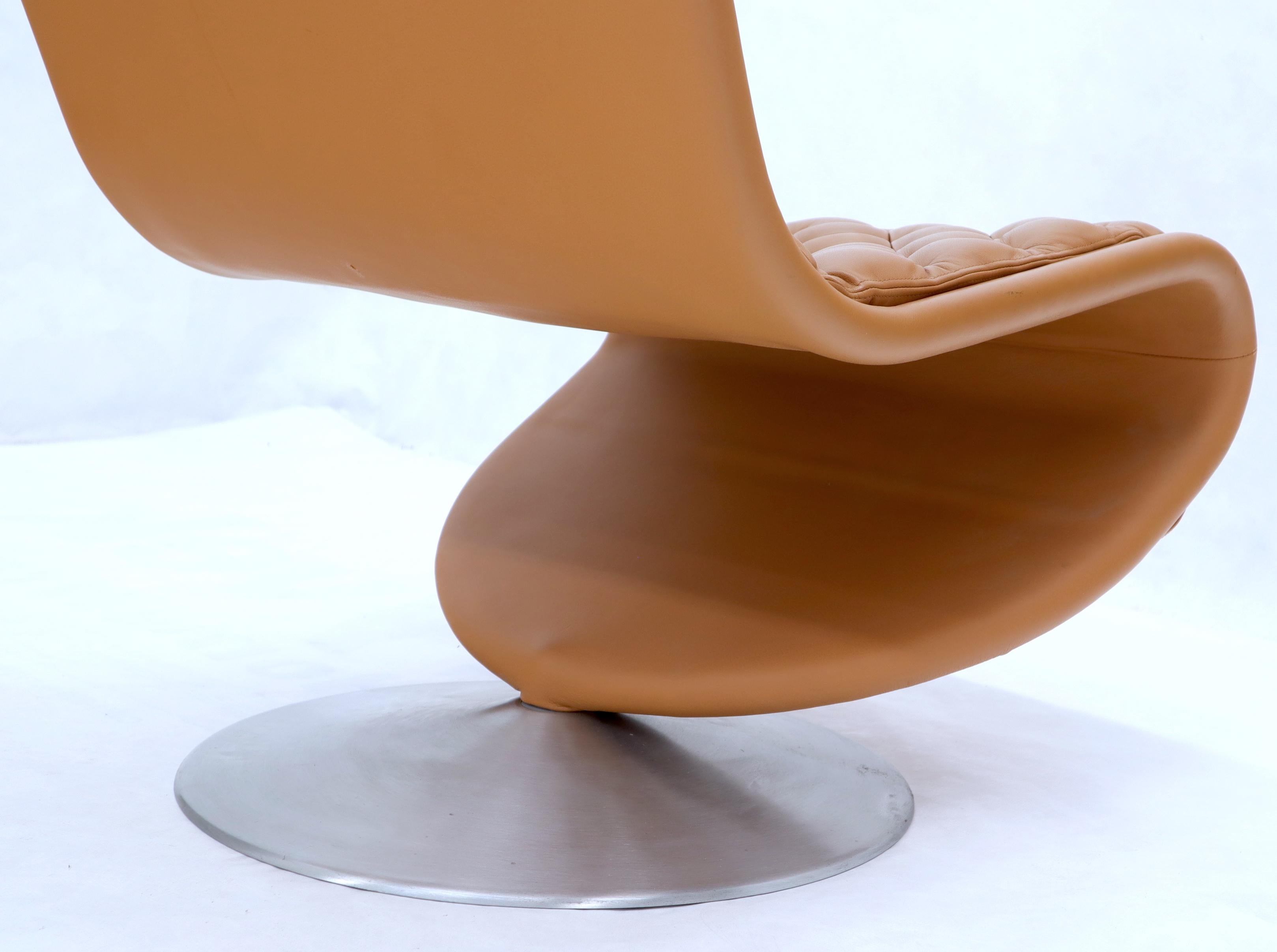 Ein Paar Verner Panton Tan Tufted Leather 123 Lounge Chairs im Angebot 8