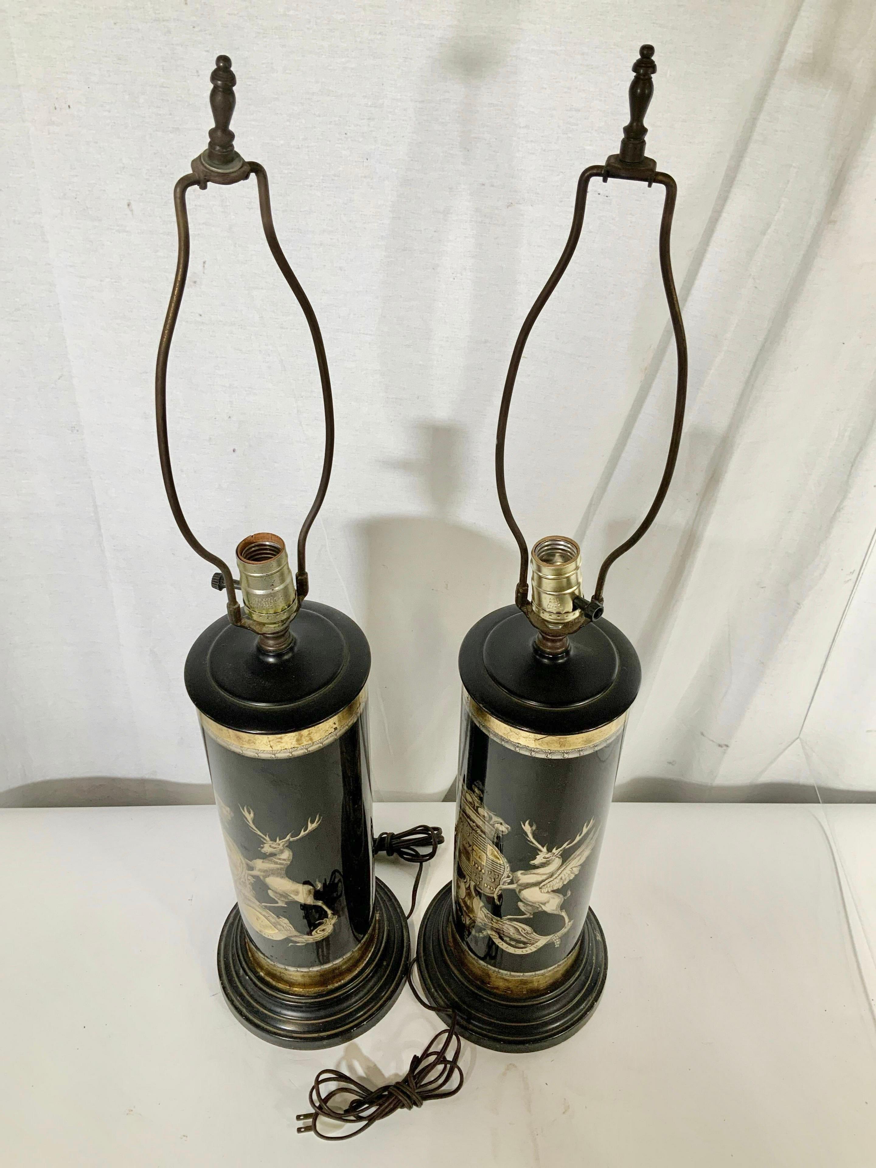 Pair of Verre Églomisé Lamps Coats of Arms for the Earls Bathurst and Granville For Sale 4