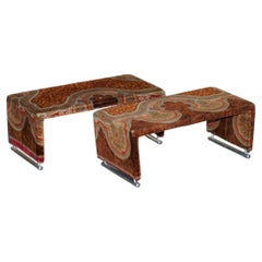 par de escarpines otomanos diseñados por ilian rachov de versace italia 2003