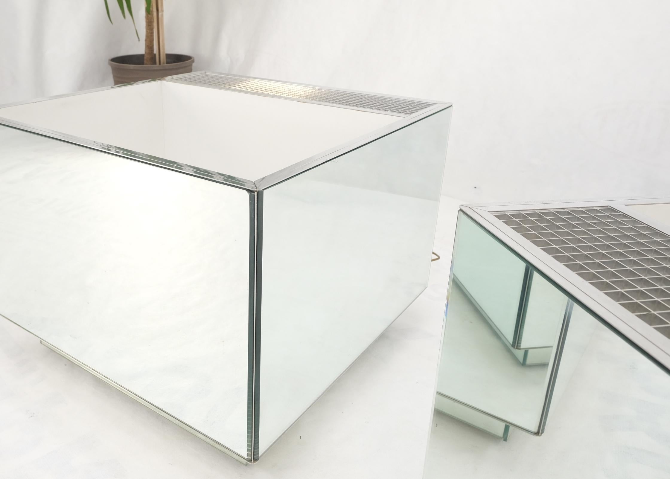 Pair of Very Fine Mirrored Box Planters Lights Stainless Steel Cases For Sale 4