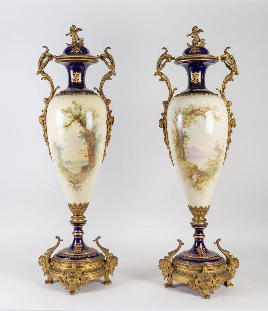 Pair of Very Fine Sèvres Porcelain Vases In Good Condition In Saint-Ouen, FR