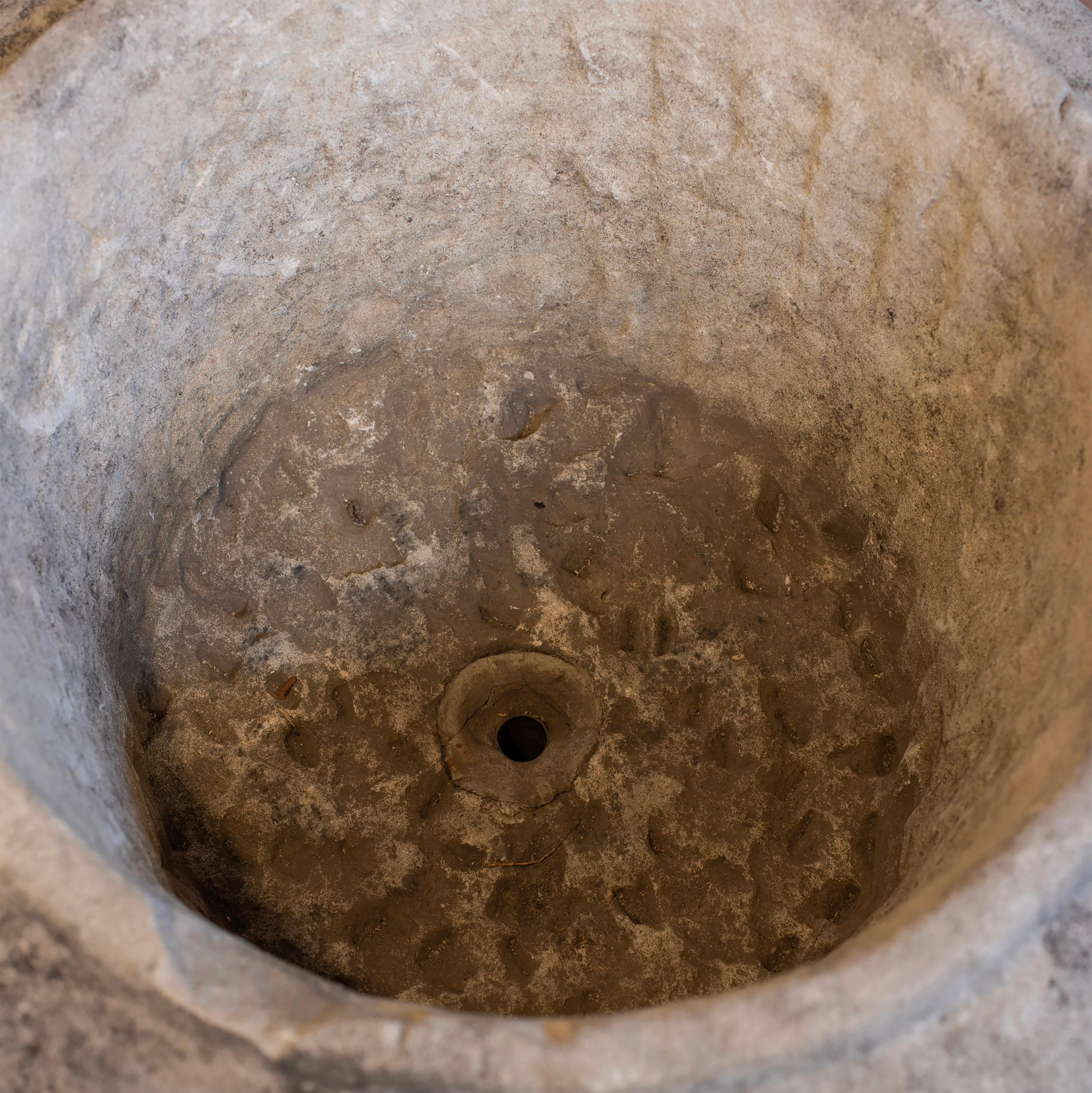 Pair of Very Good 18th C Carved Garden Urns with Draped Swags and Flouted Bowls For Sale 4