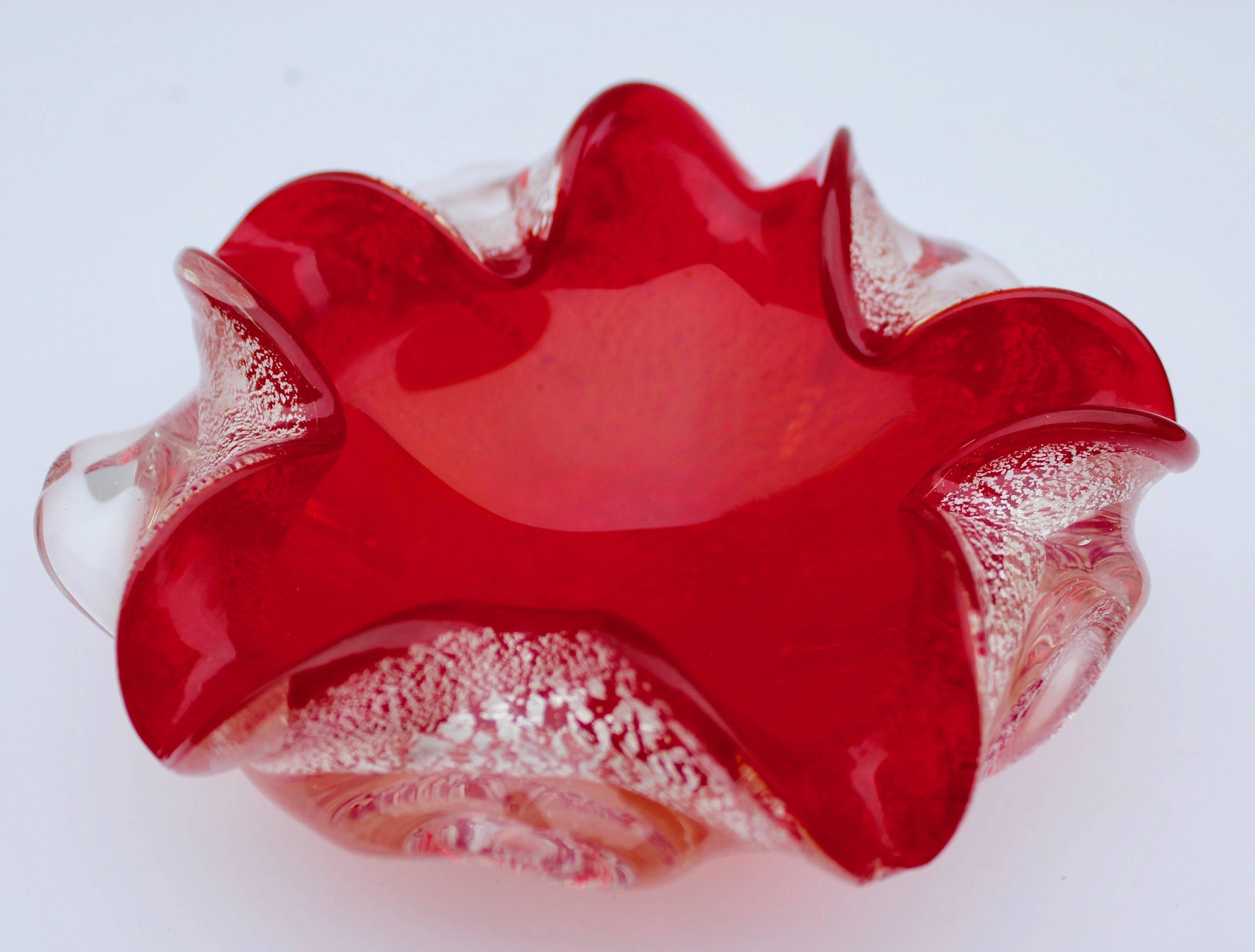 Italian Pair of Very Intense Red Murano Sommerso Silver Flecks Ruffled Edge Bowls For Sale