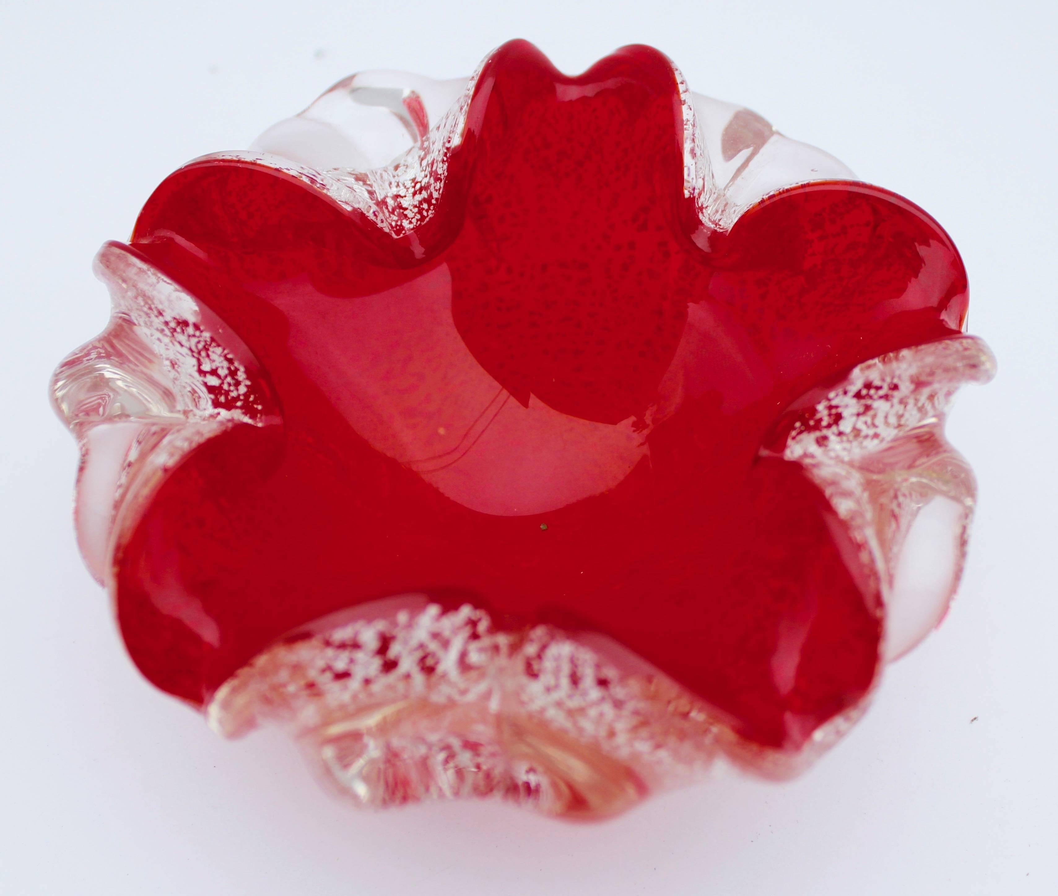 Hand-Crafted Pair of Very Intense Red Murano Sommerso Silver Flecks Ruffled Edge Bowls For Sale