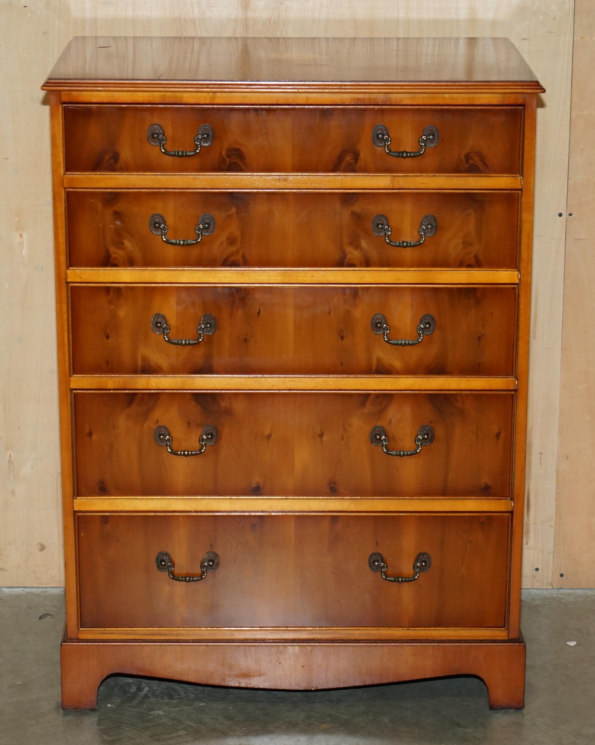 PAIR OF VERY LARGE 110CM TALL SHERATON REVIVAL BURR YEW CHESTS OF DRAWERs For Sale 7