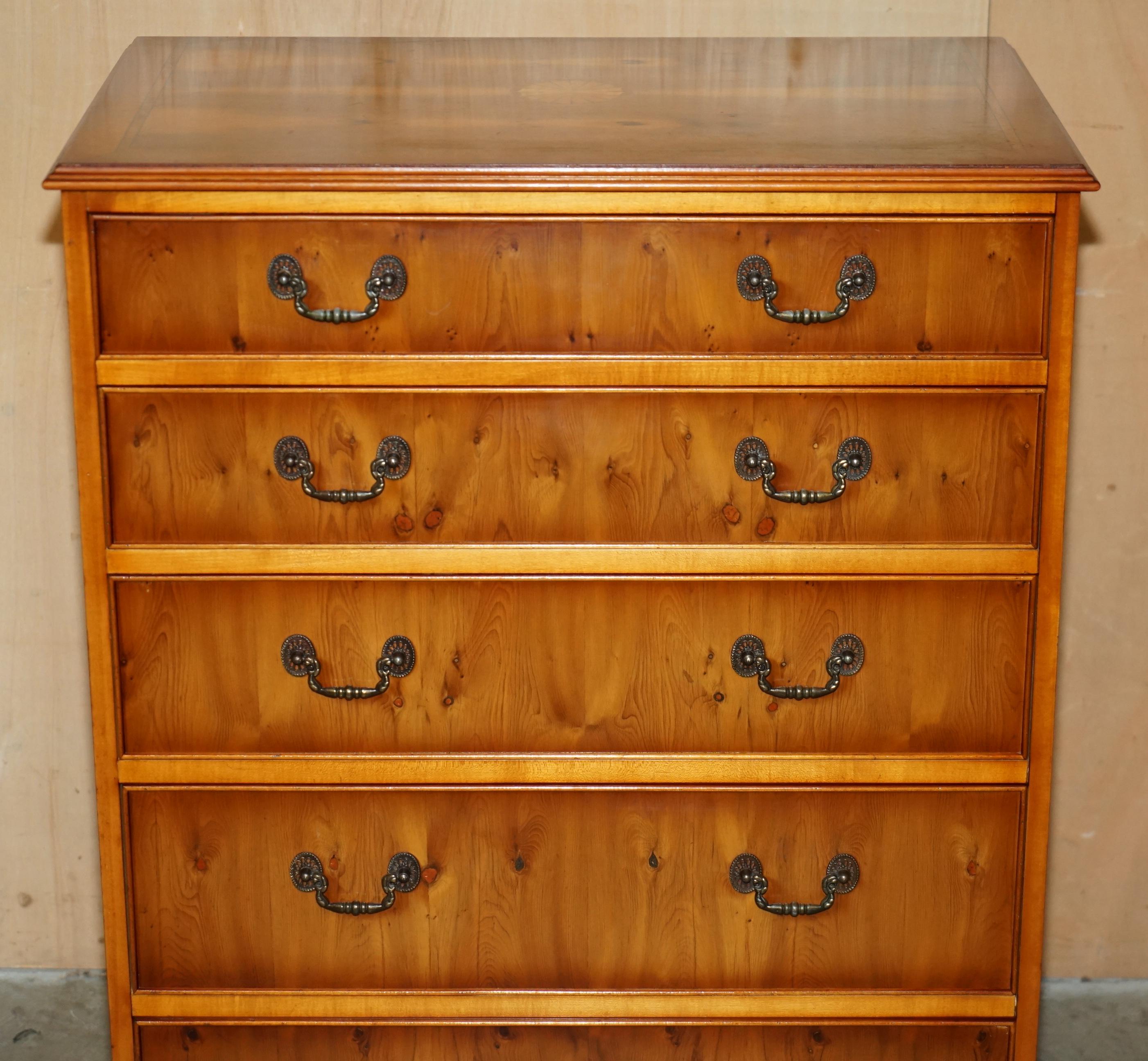Hand-Crafted PAIR OF VERY LARGE 110CM TALL SHERATON REVIVAL BURR YEW CHESTS OF DRAWERs For Sale