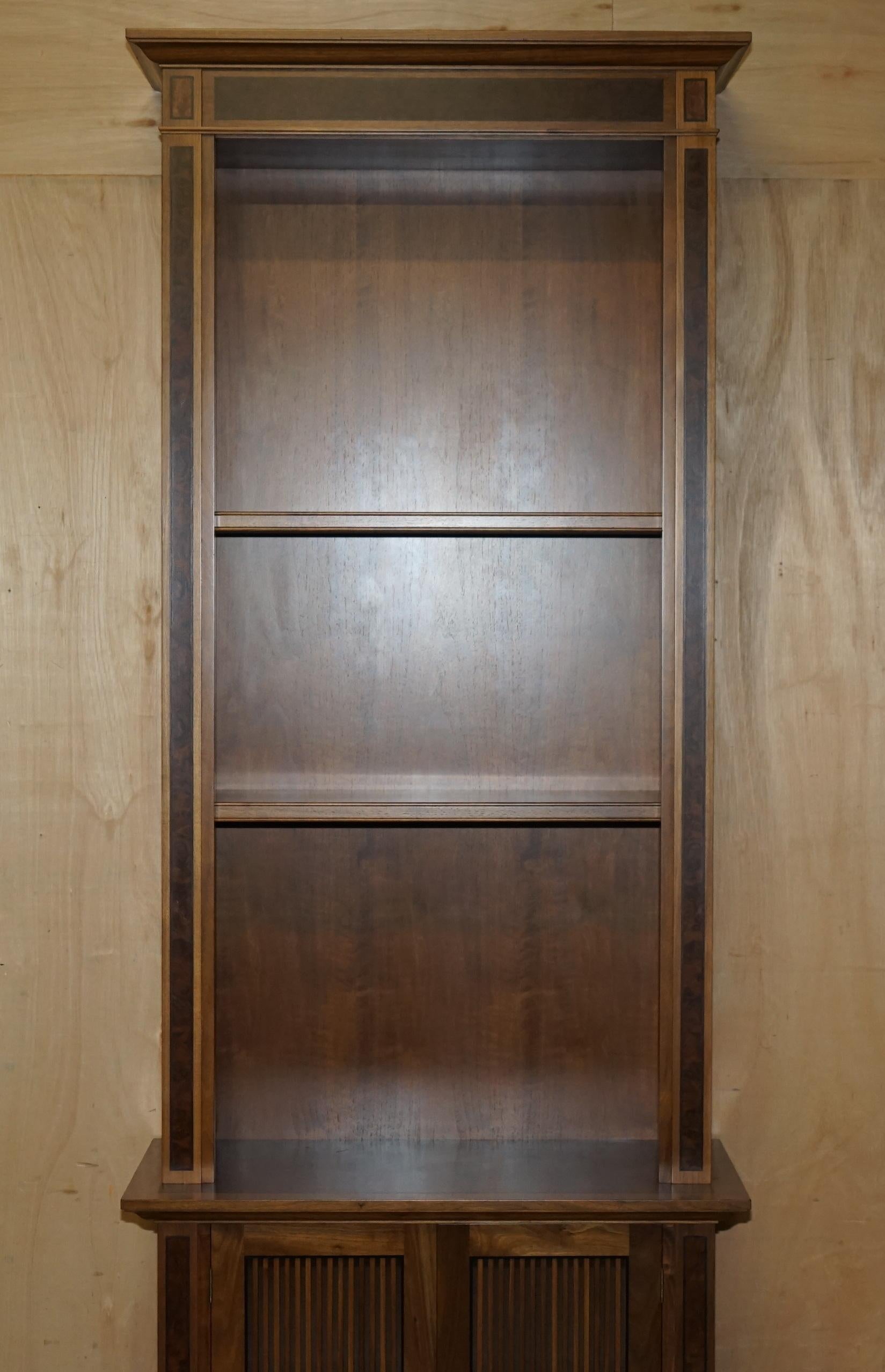 PAIR OF VERY LARGE 2.6 METER TALL BURR WALNUT DAVID LINLEY LIBRARY BOOKCASEs For Sale 3