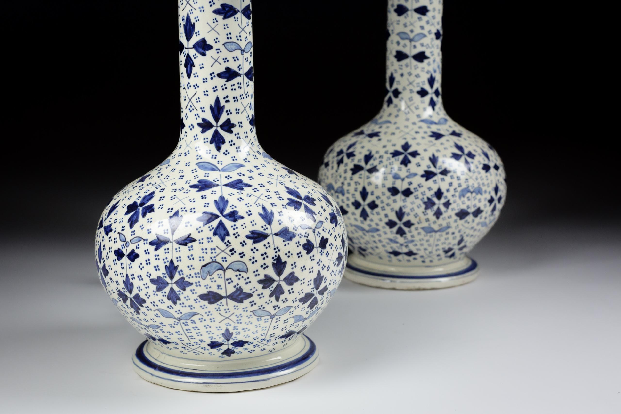 Pair of Very Large Blue and White Vase as Lamps For Sale 3