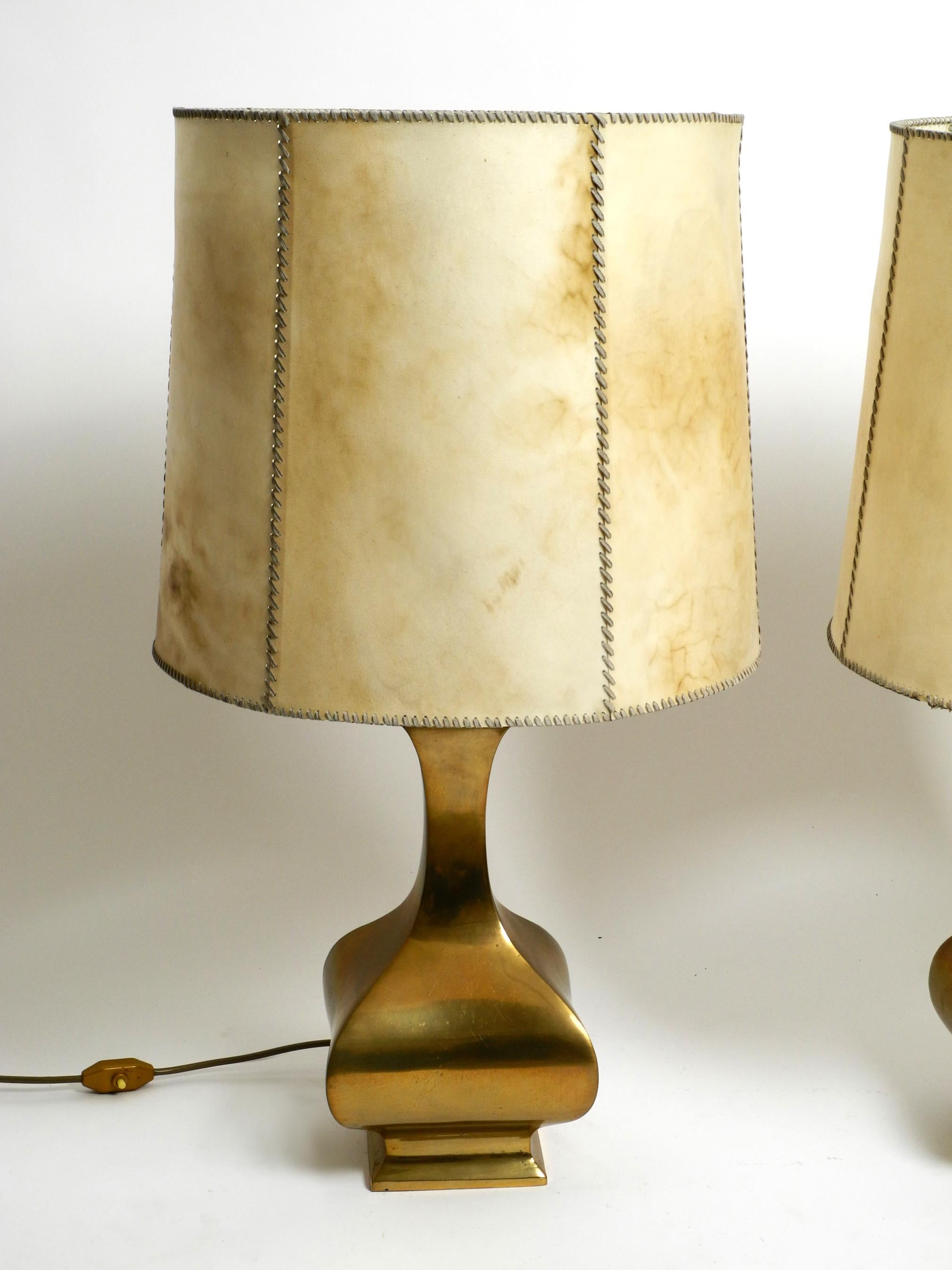 Pair of Very Large, Extraordinary 1950s Italian Brass Table Lamps For Sale 4