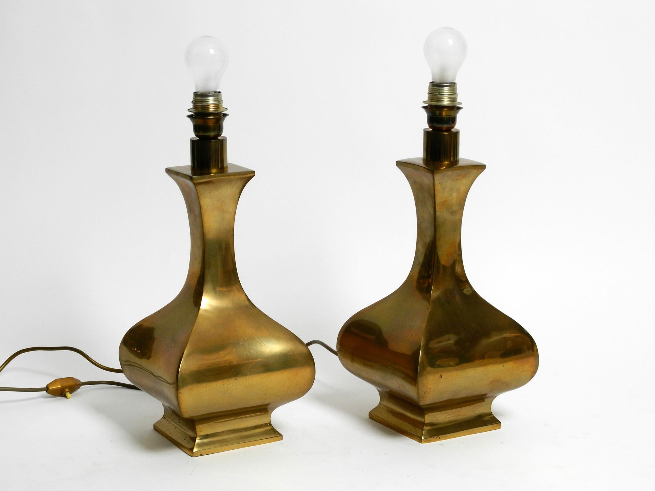 Pair of Very Large, Extraordinary 1950s Italian Brass Table Lamps For Sale 5