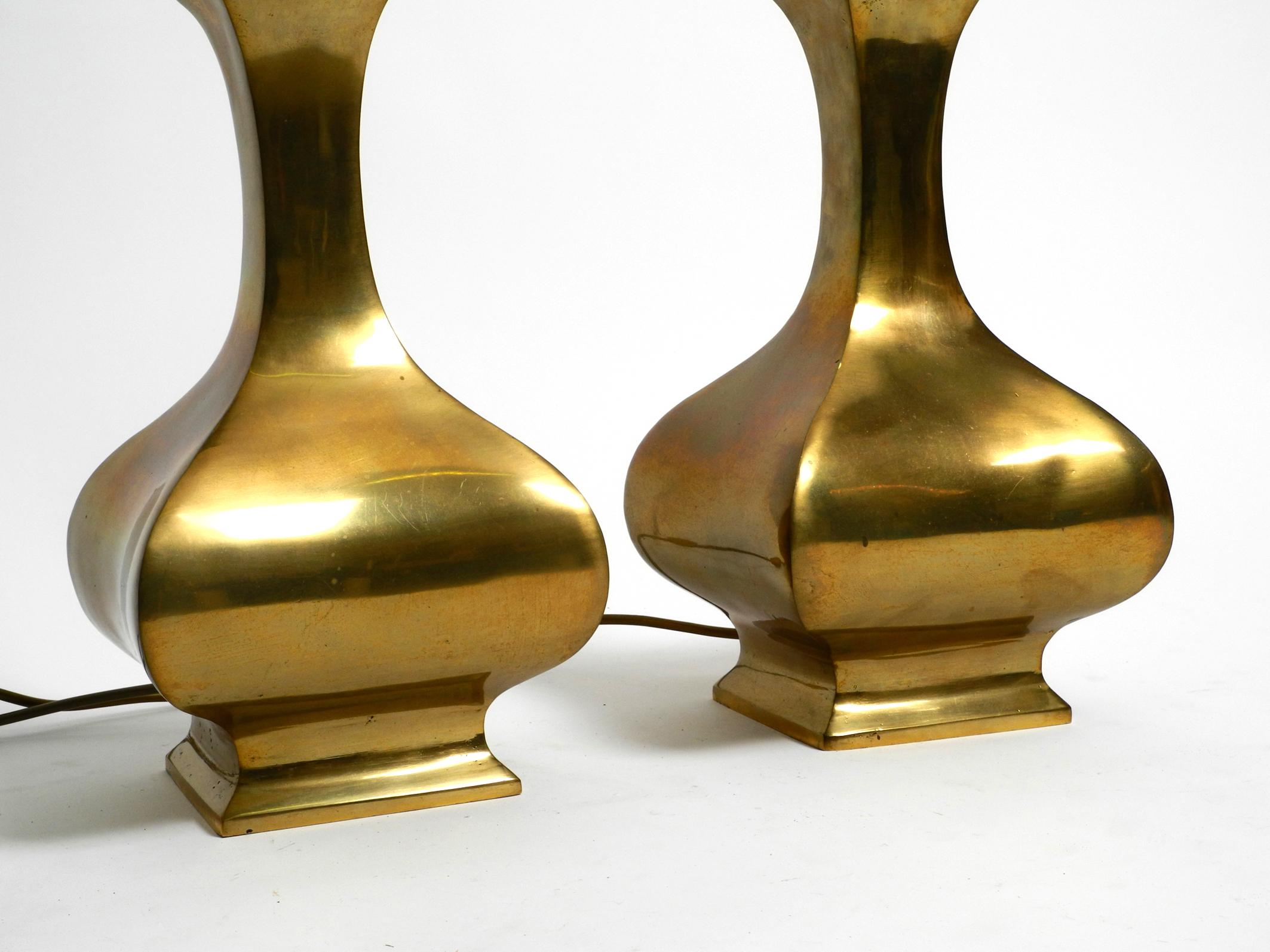 Pair of Very Large, Extraordinary 1950s Italian Brass Table Lamps For Sale 7