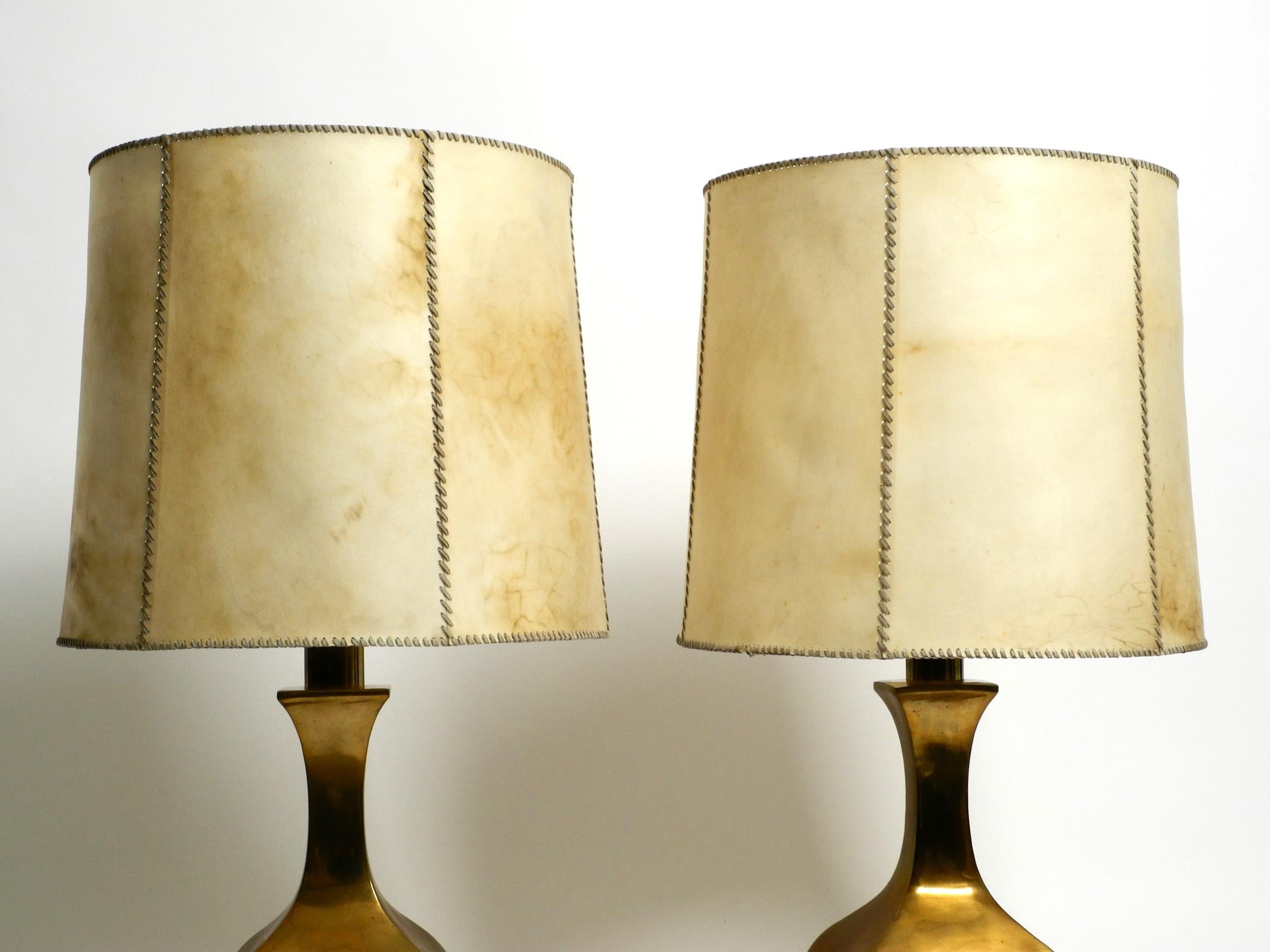 Pair of Very Large, Extraordinary 1950s Italian Brass Table Lamps In Good Condition For Sale In München, DE