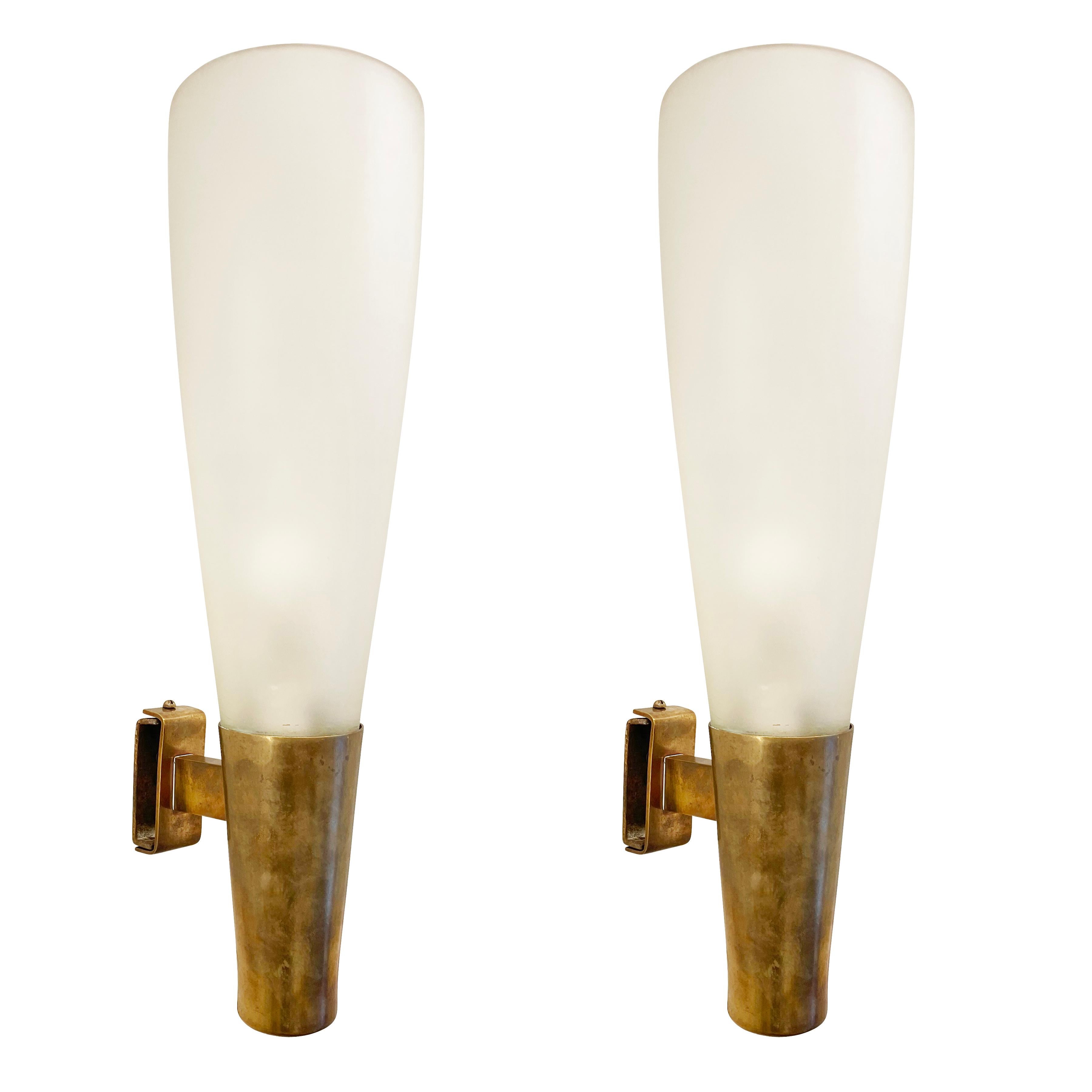 Mid-Century Modern Pair of Very Large Fontana Arte Wall Lights by Pietro Chiesa For Sale