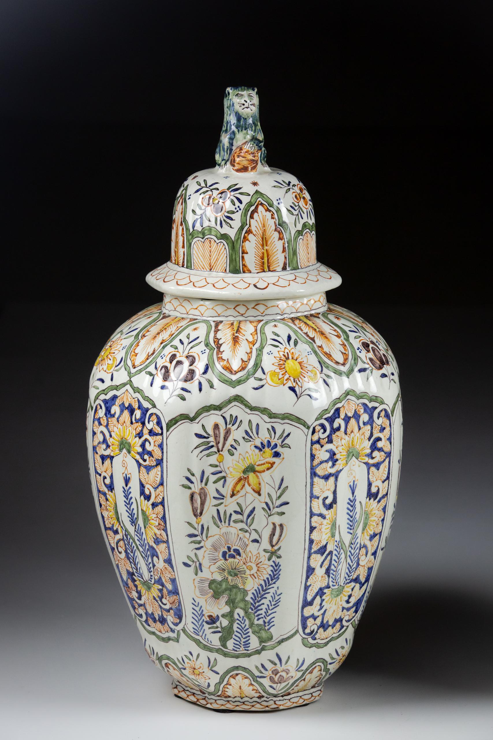 Pair of Very Large Late 19th Century Delft Covered Vase In Fair Condition In Pease pottage, West Sussex