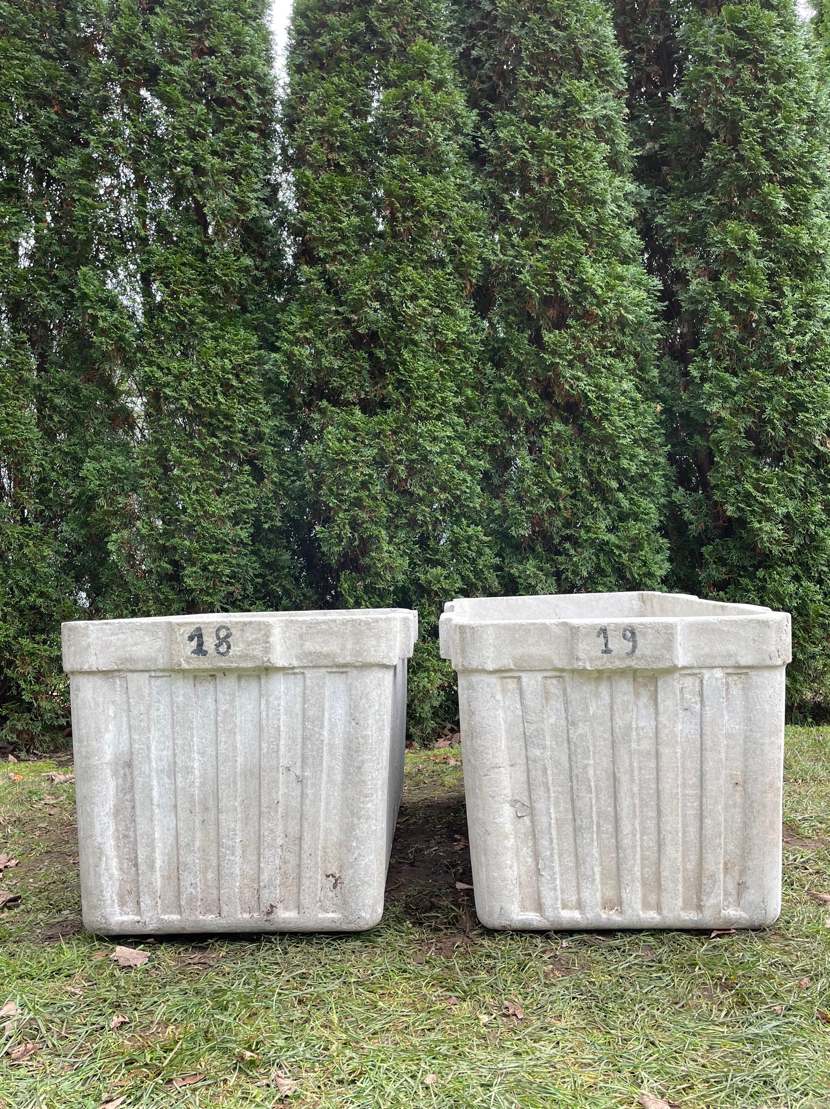 Mid-Century Modern Pair of Very Large Ribbed Rectangular Willy Guhl Planters by Eternit For Sale