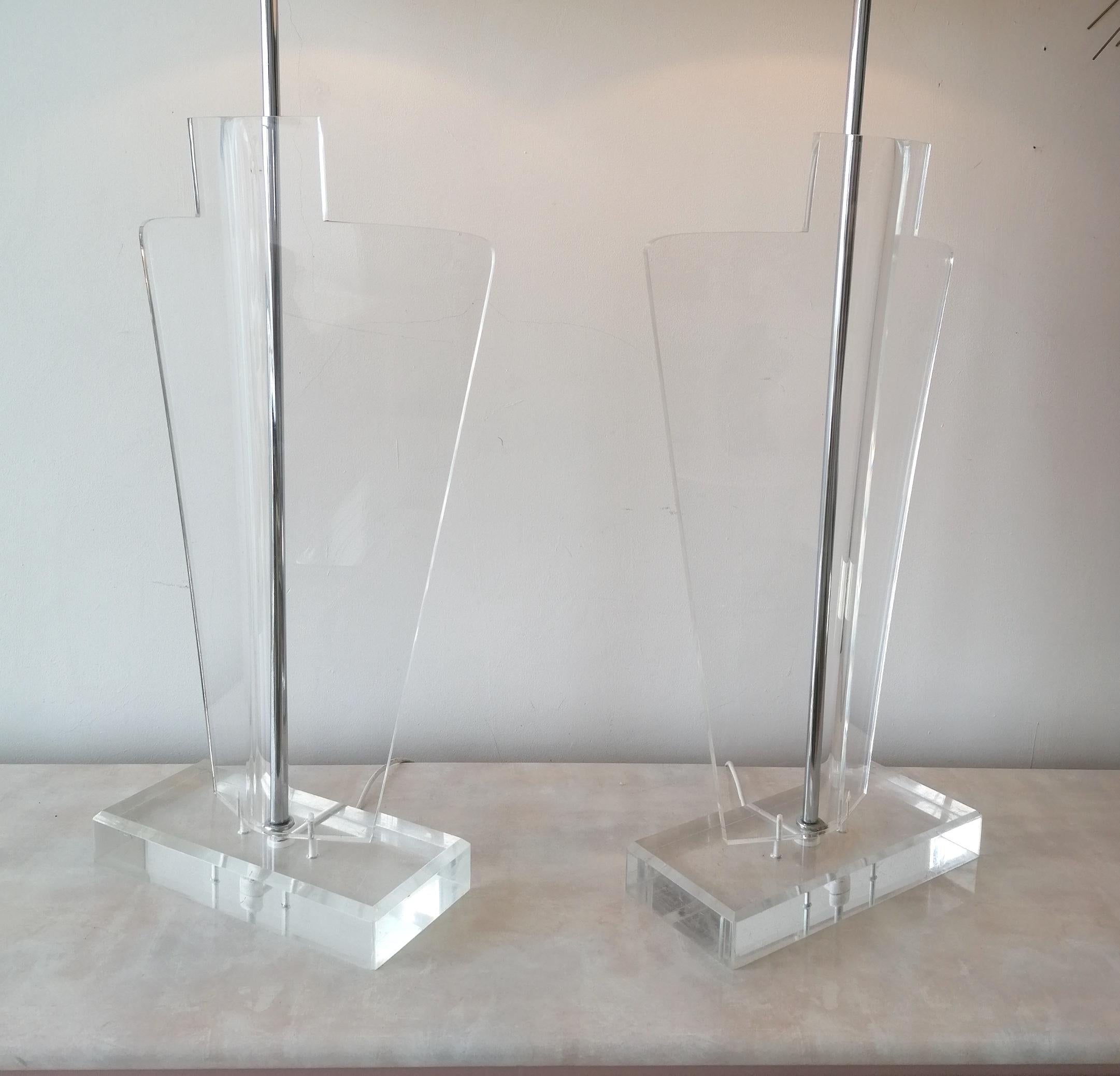 Pair of Very Large Vintage Architectural Lucite & Chrome Lamps, 1970s Italy 1
