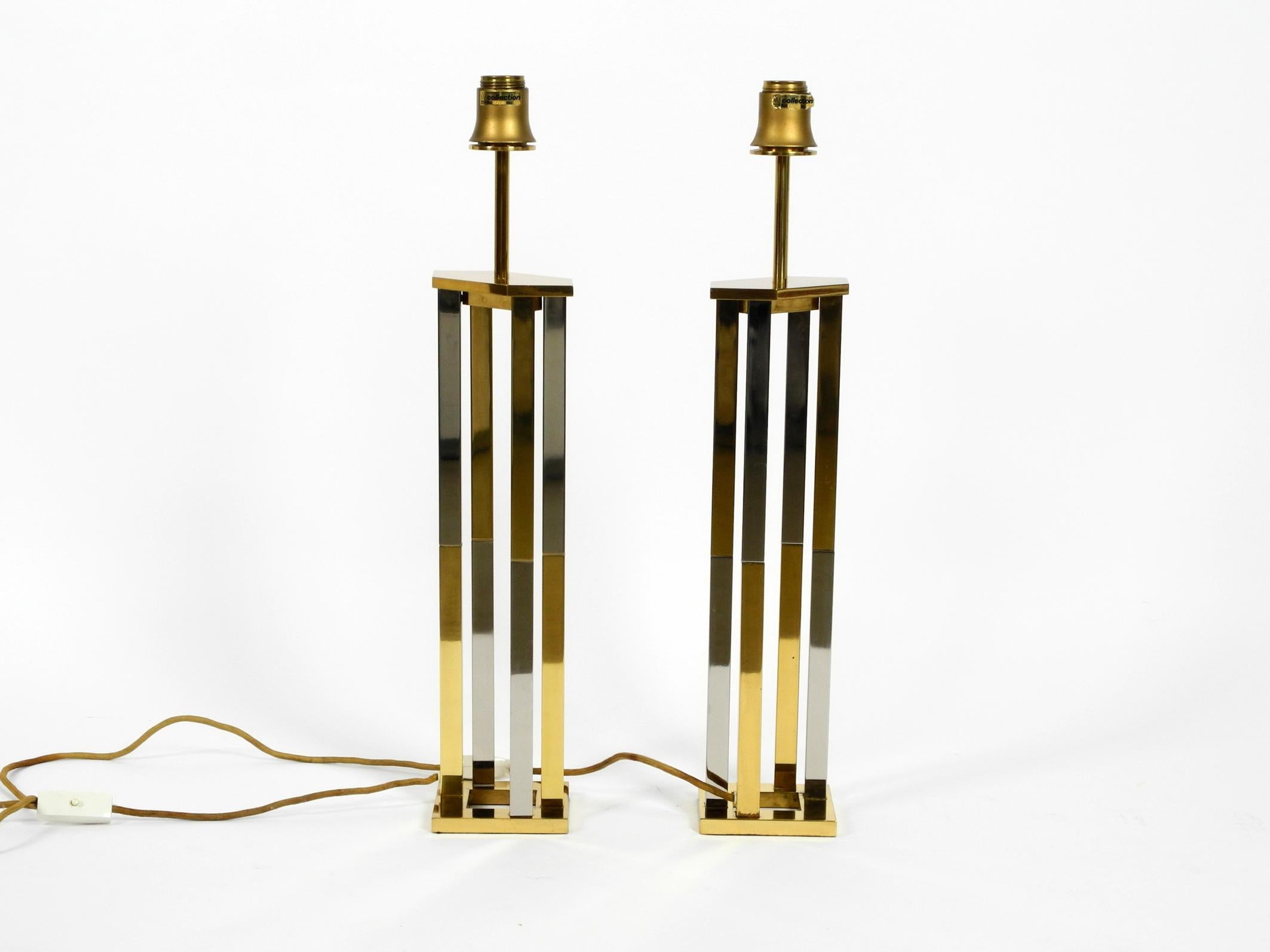 Allemand Paire de très rares lampes de table en laiton de très grande taille provenant de Vereinigte Werkstätten en vente