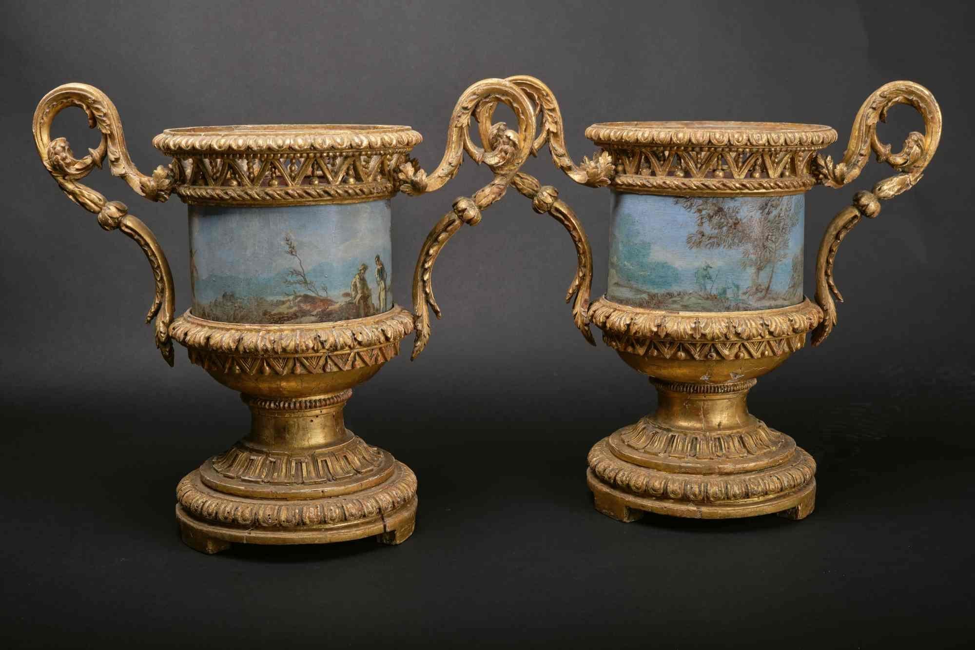 Sculpté Paire de vases en bois sculptés et dorés très rares avec cache-pot en métal peint en feuille en vente