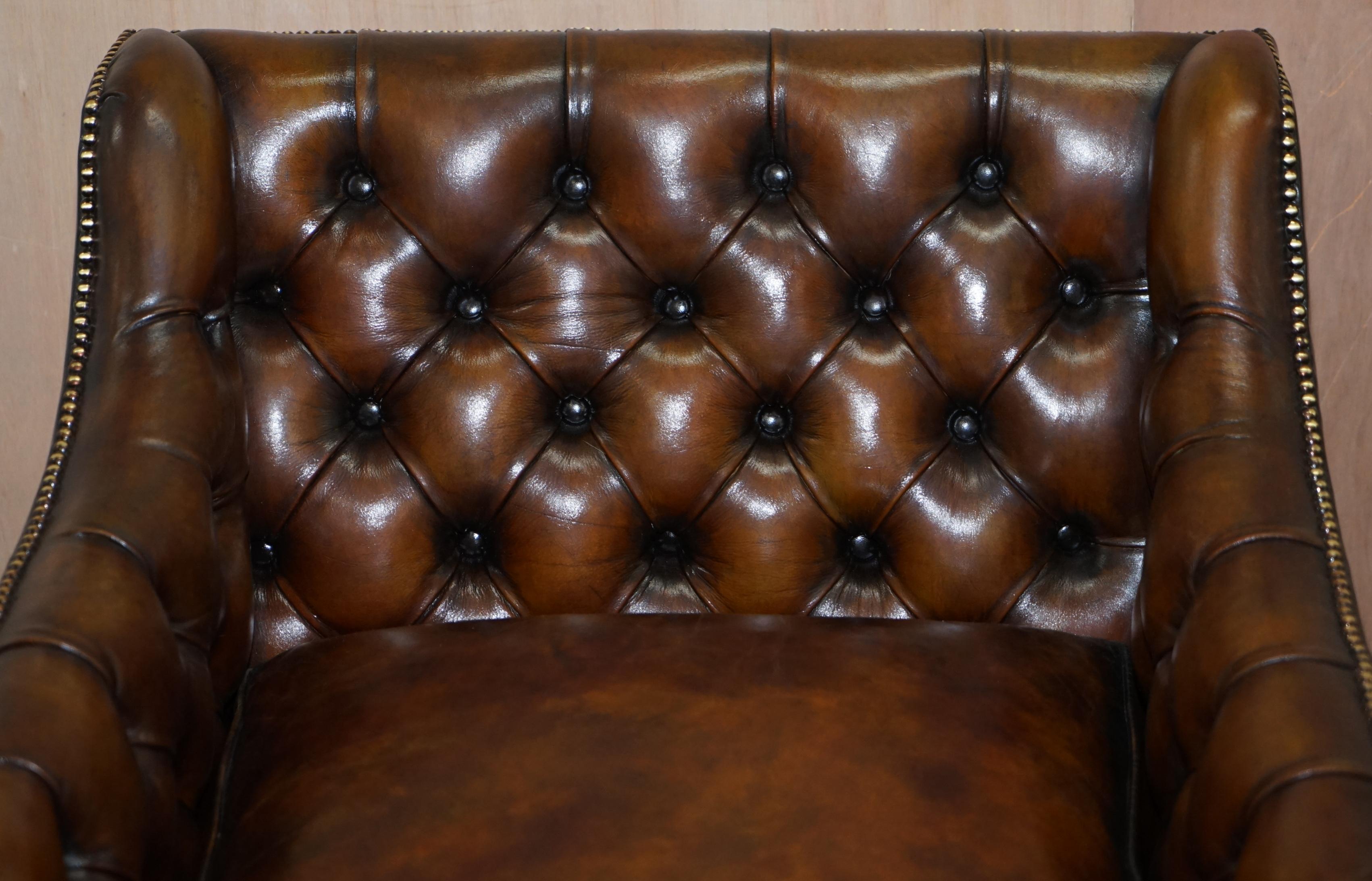 Early 20th Century Pair of Very Rare Chesterfield Lutyen's Style Viceroy's Brown Leather Armchairs