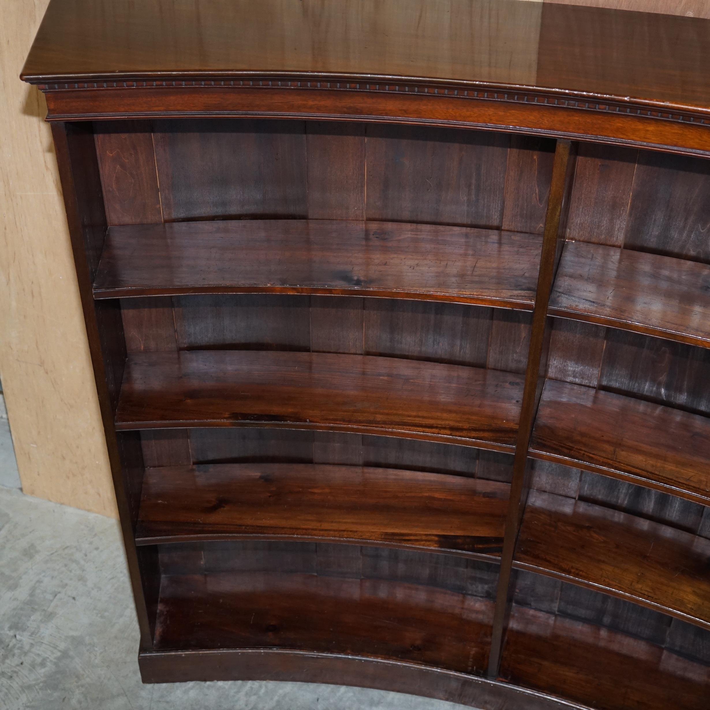 Pair of Very Rare Curved Antique Victorian Flamped Hardwood Library Bookcases 5