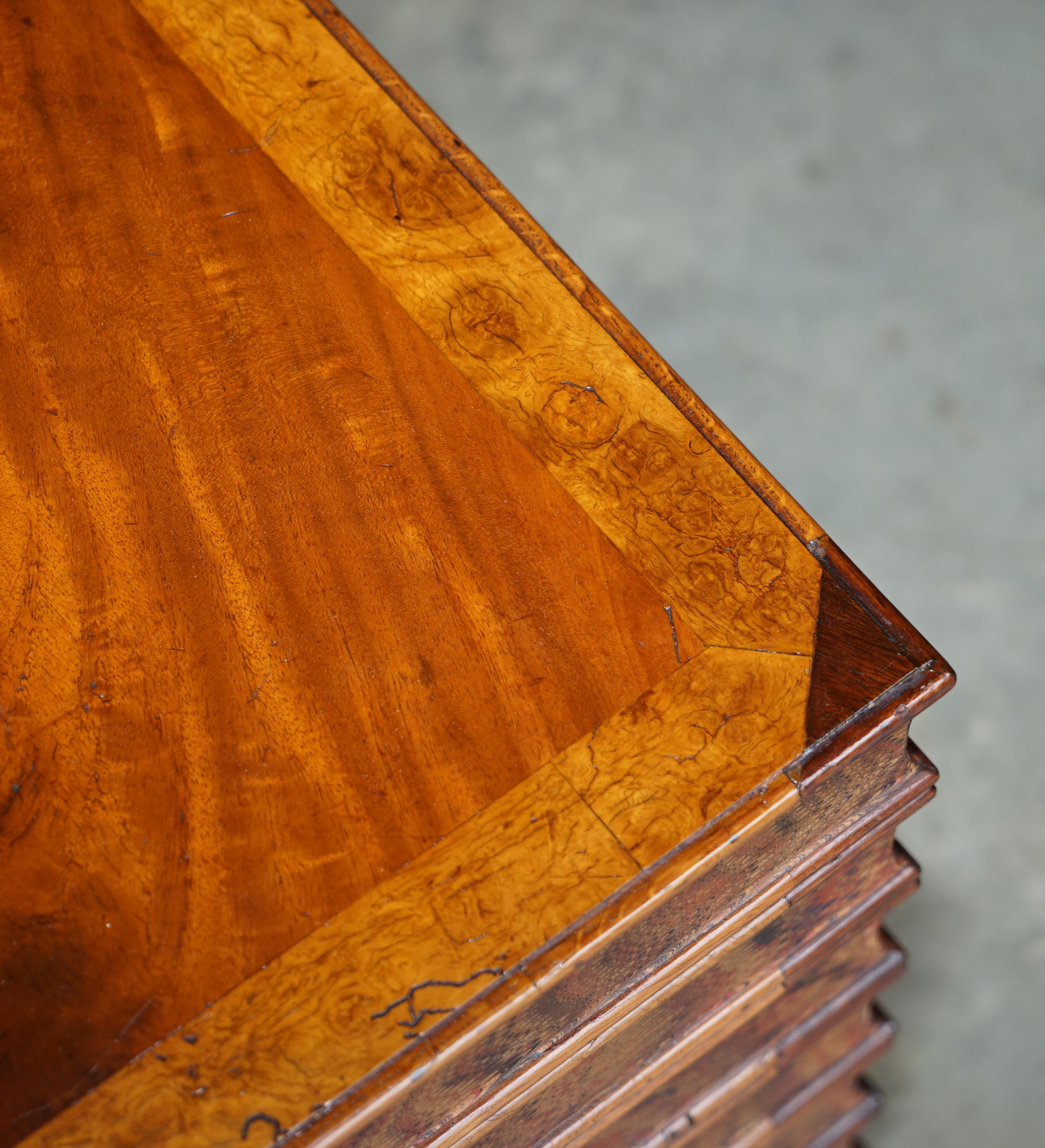 Paire de très rares tables d'appoint empilables en bois de feuillus vintage pour livres de rangement interne en vente 2
