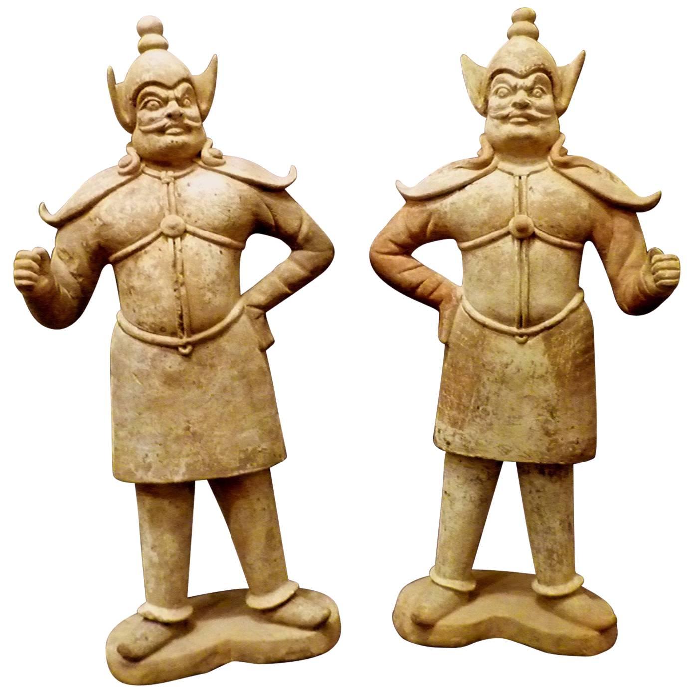 Coppia di raffinate statue di guardiani in ceramica della Tang Dynasty, testate a Oxford