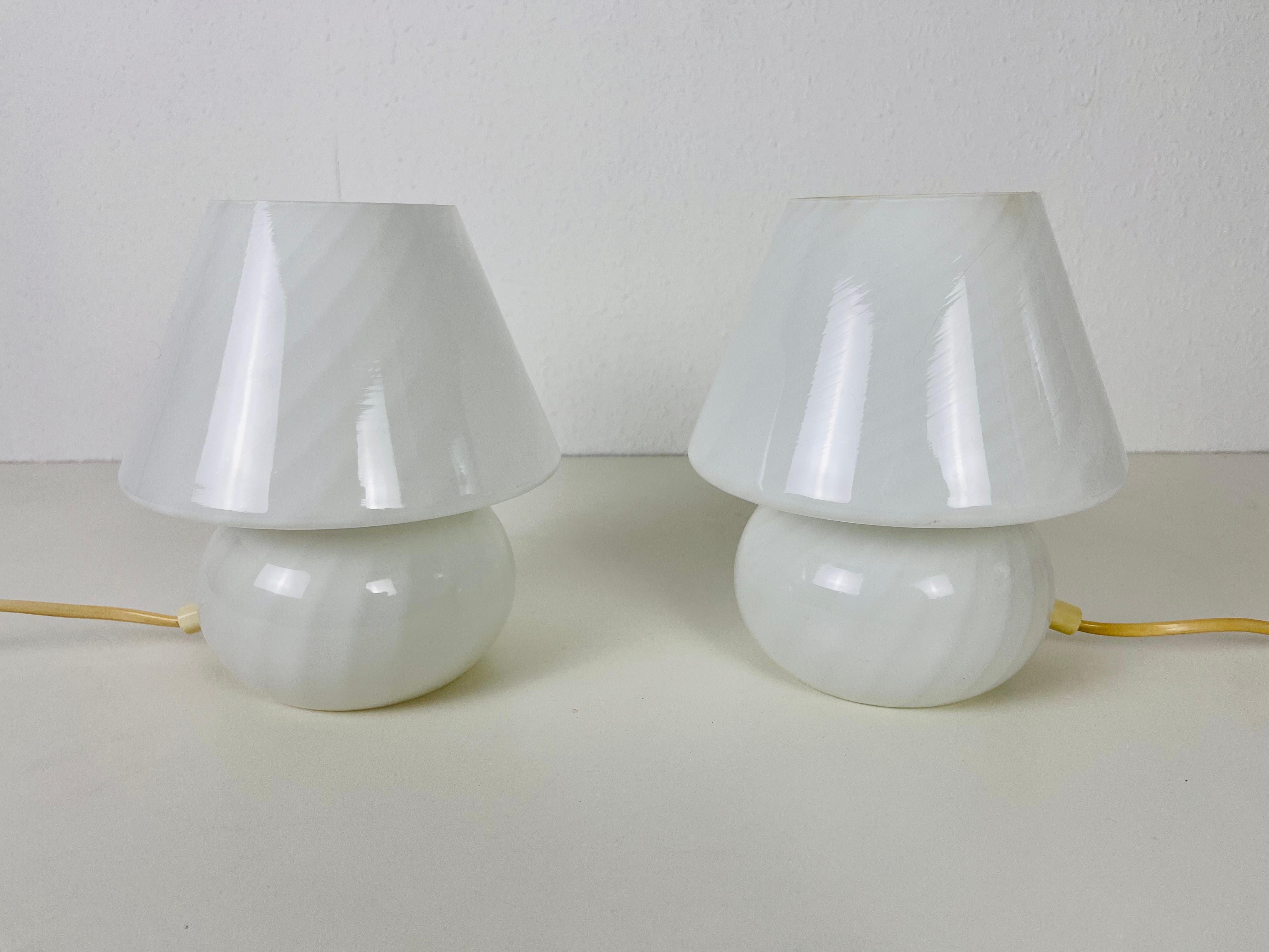 Paar Vetri D'Arte Murano Glas Pilz-Tischlampen, Italien, 1970er Jahre (Italienisch) im Angebot