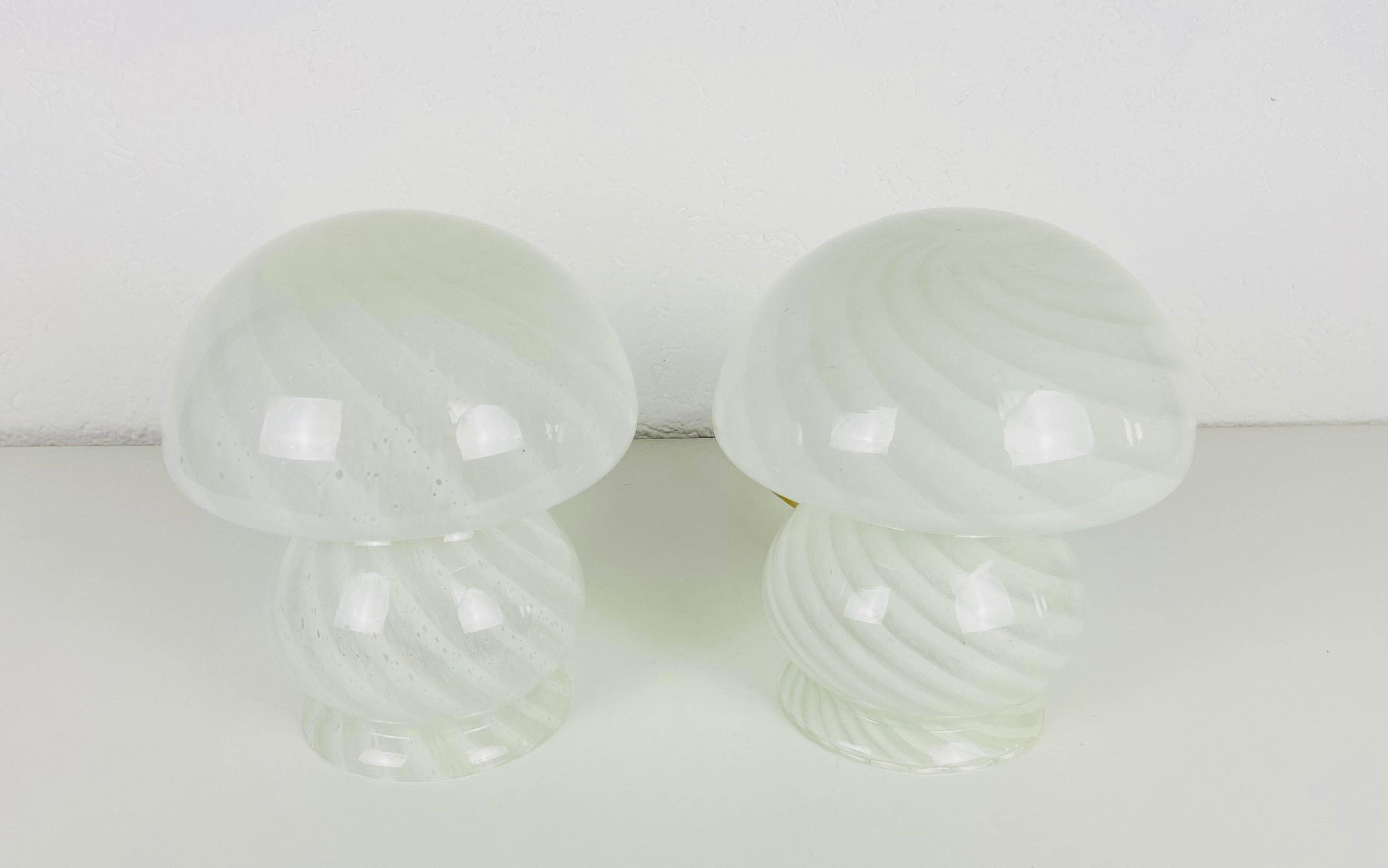 Pair of Vetri d‘Arte Murano Glass Mushroom Table Lamps, Italy, 1970s For Sale 2
