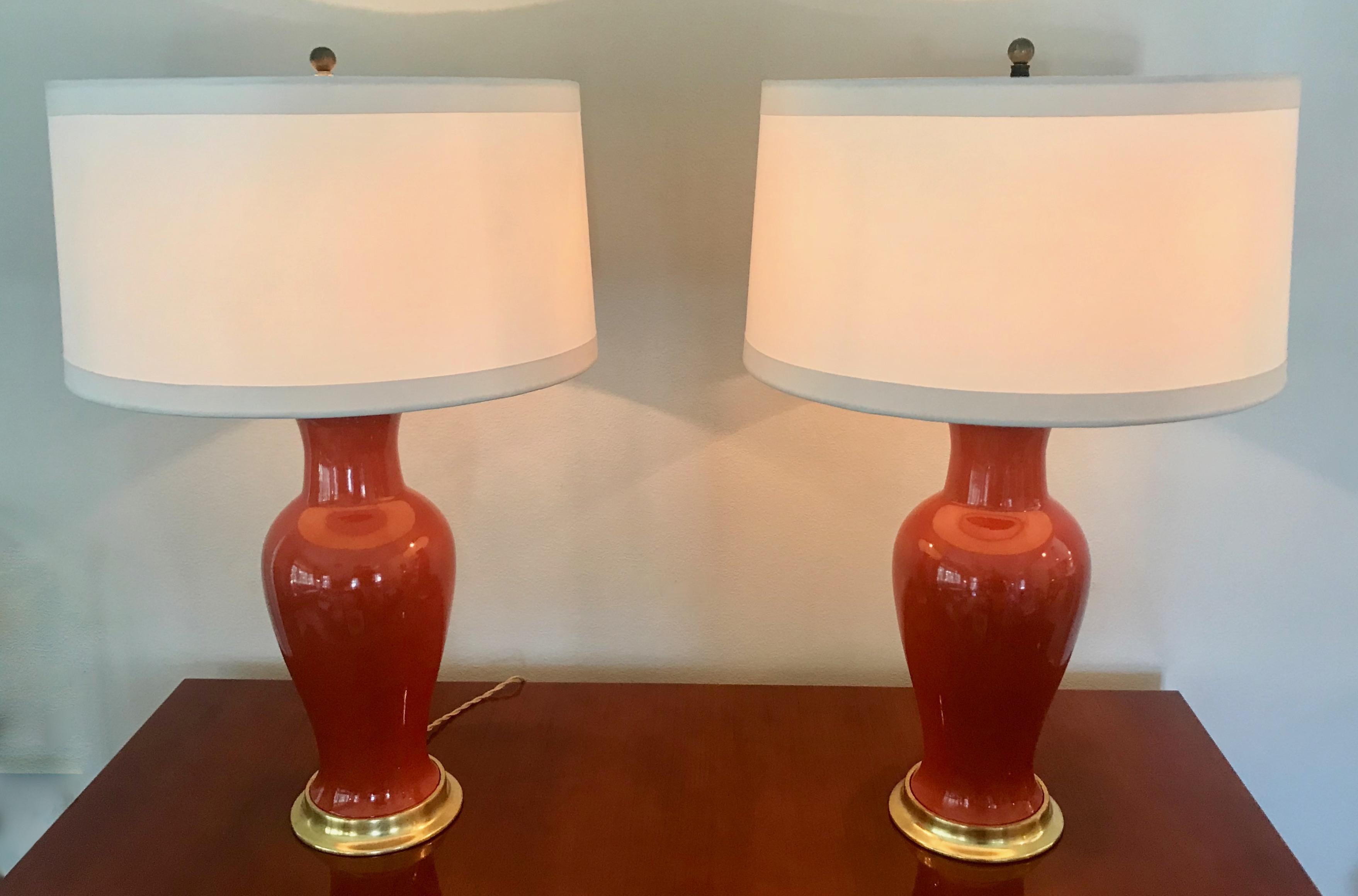 Pair of Vibrant Orange Porcelain Lamps on Water Gilt Bases In Good Condition In Dallas, TX