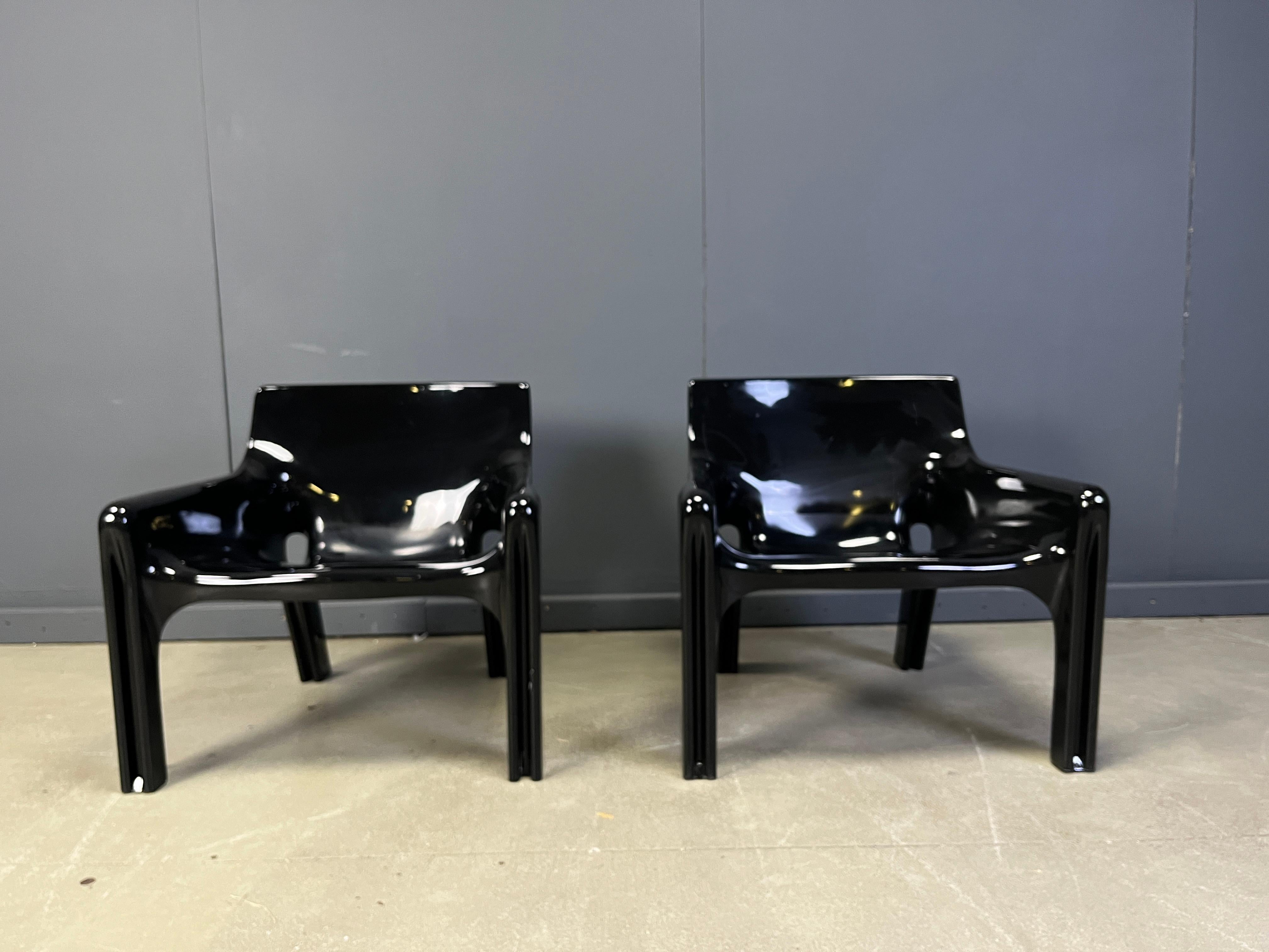 Space Age Coppia di poltrone Vicario di Vico Magistretti per Artemide, anni '70 in vendita