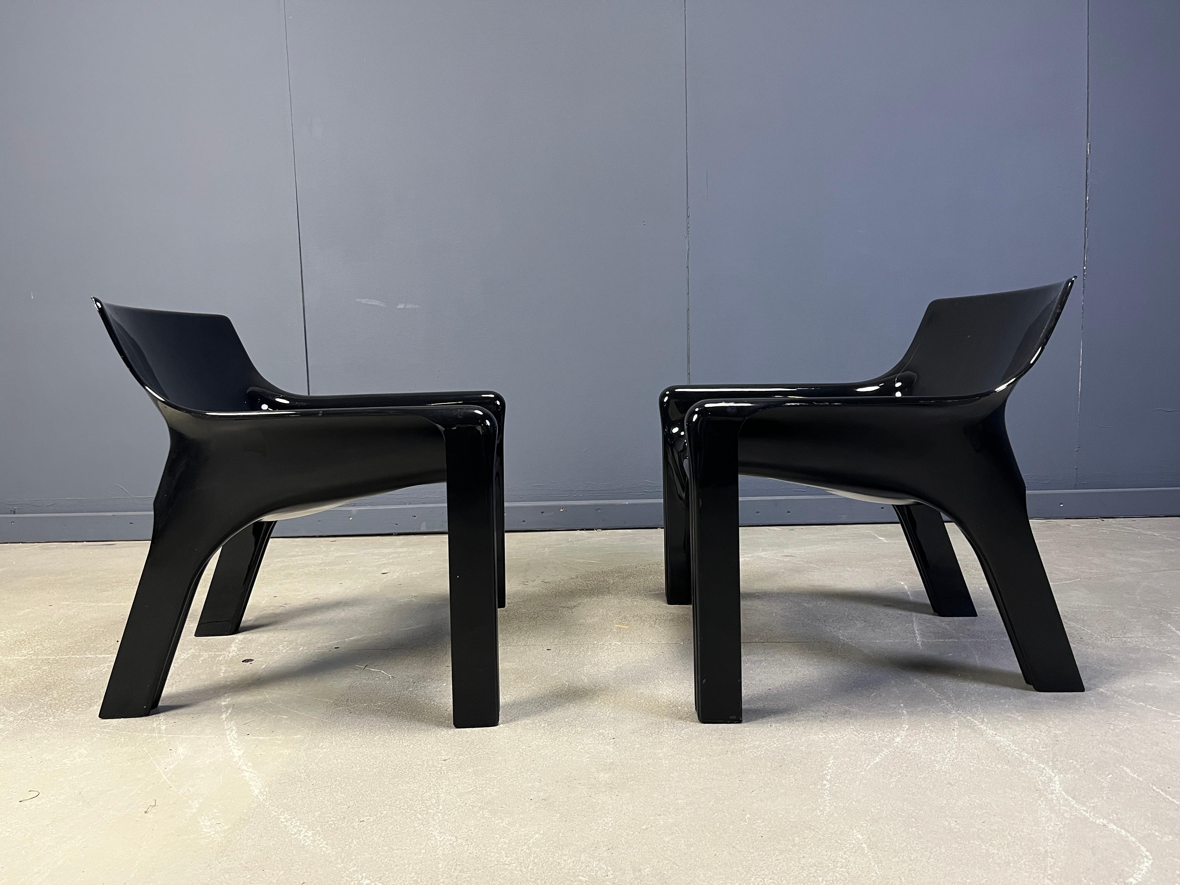 Coppia di poltrone Vicario di Vico Magistretti per Artemide, anni '70 in vendita 1