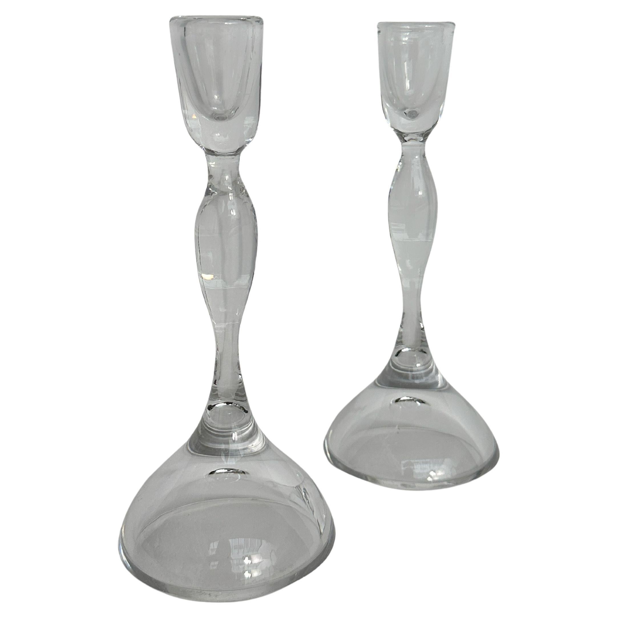 Paar Vicke Lindstrand Kristall-Kerzenständer Kosta Glas Schweden 1960er Jahre (Skandinavische Moderne) im Angebot