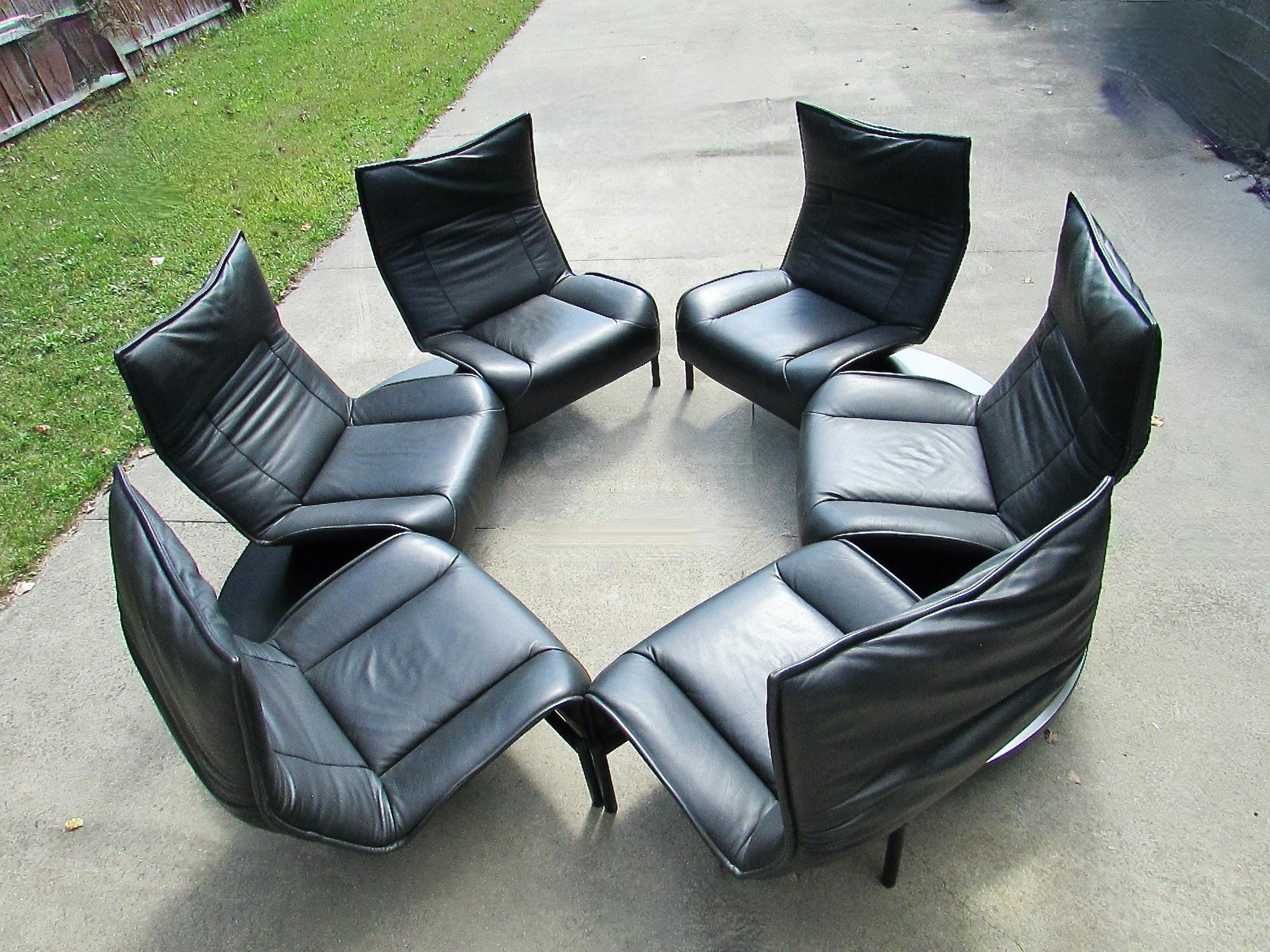 Pair of Vico Magistretti Cassina black leather Veranda sofas For Sale 1
