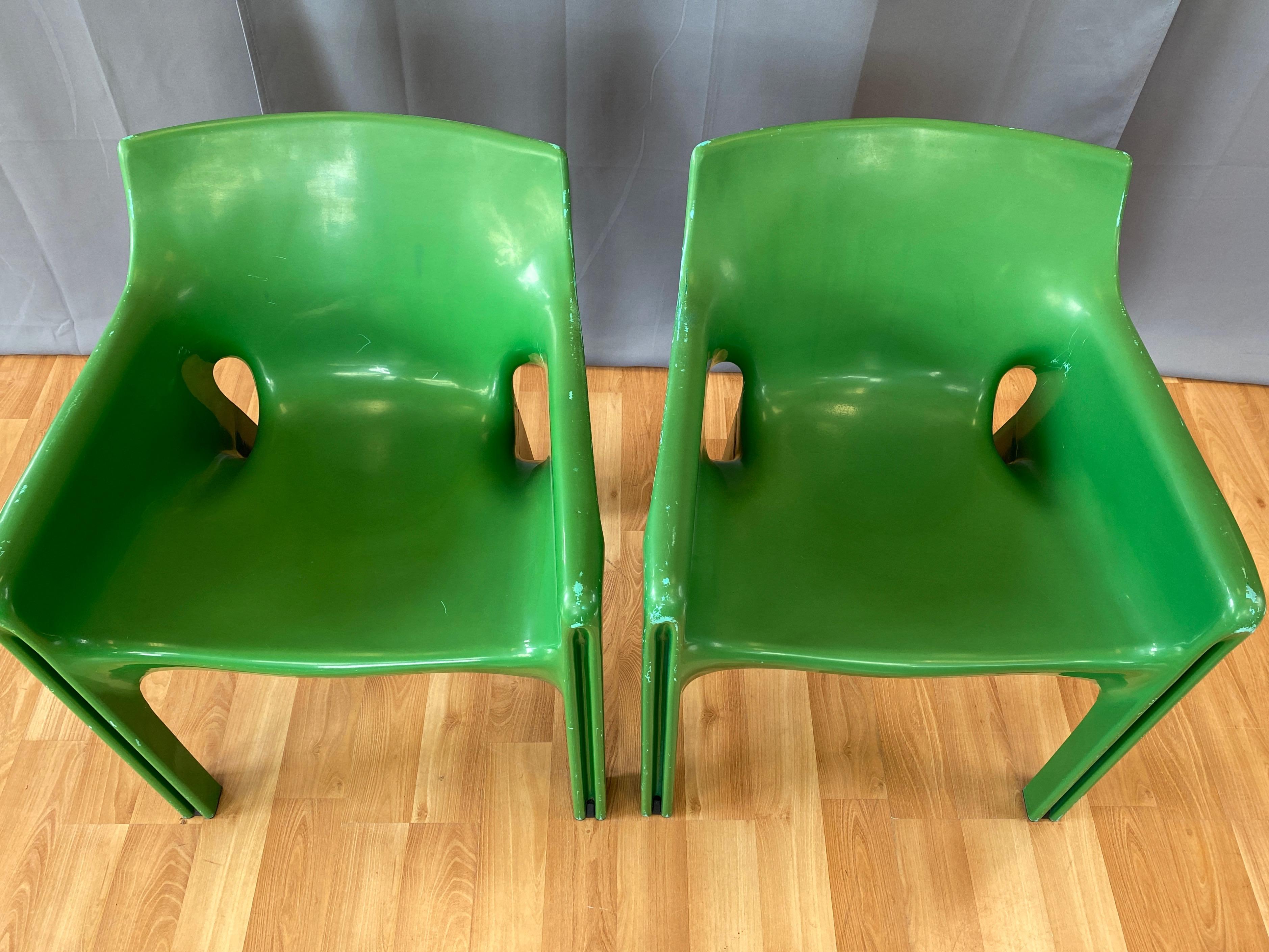 Pair of Vico Magistretti for Artemide Green Gaudi Armchairs, Early 1970s 1