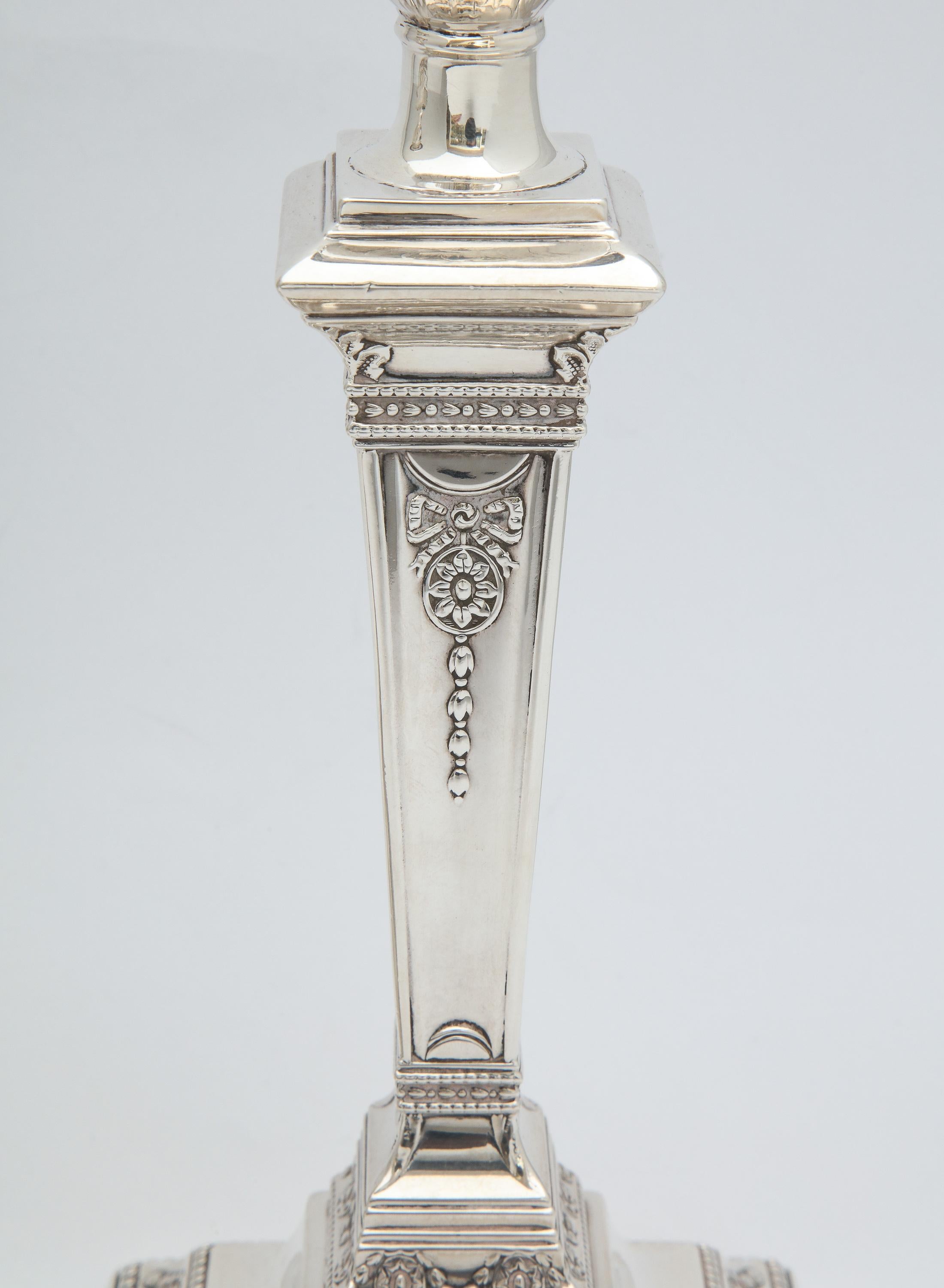 Pair of Victorian Adam-Style Sterling Silver Candlesticks In Good Condition In New York, NY