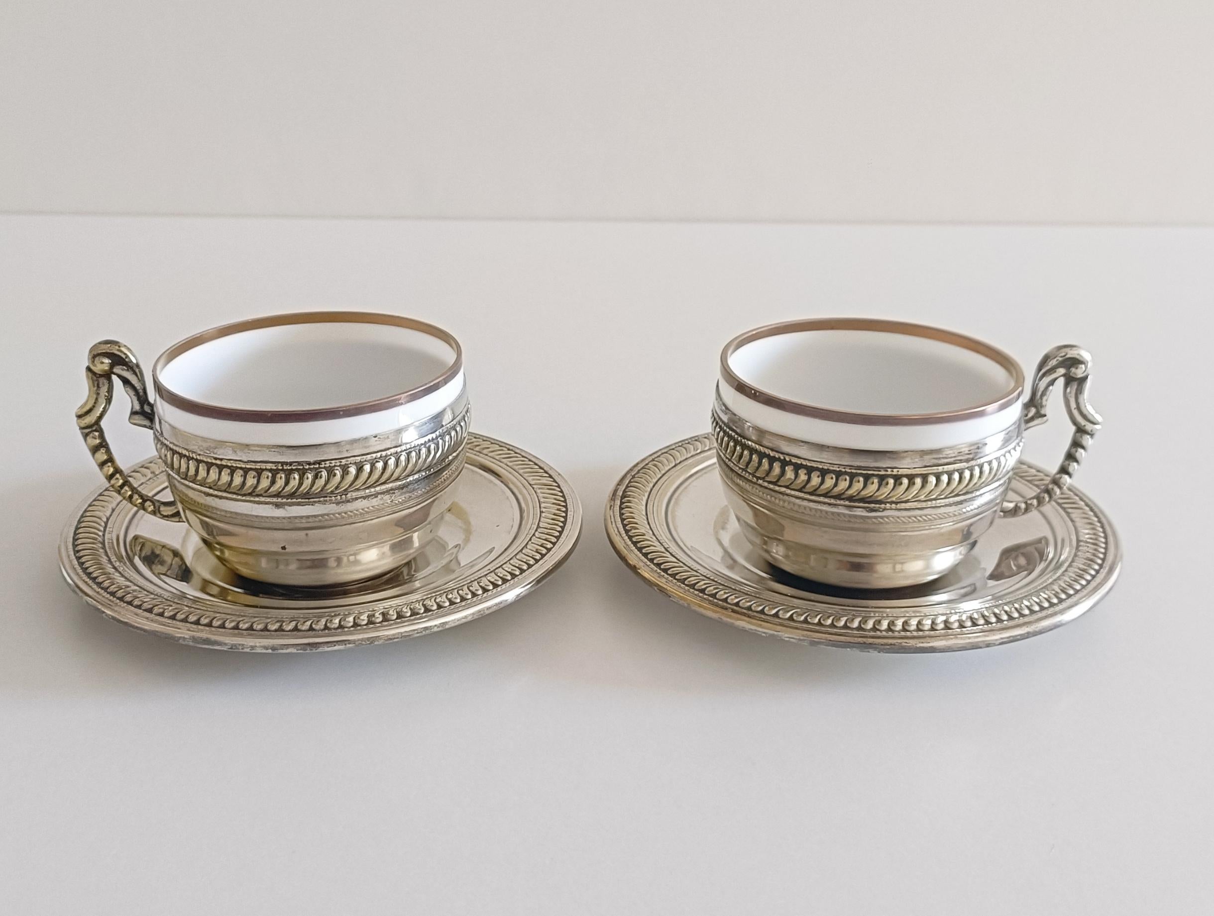 Pair of Victorian Alpaca Silver Tea or Coffee Cups and Plates, England 19th C. In Good Condition For Sale In Valencia, VC
