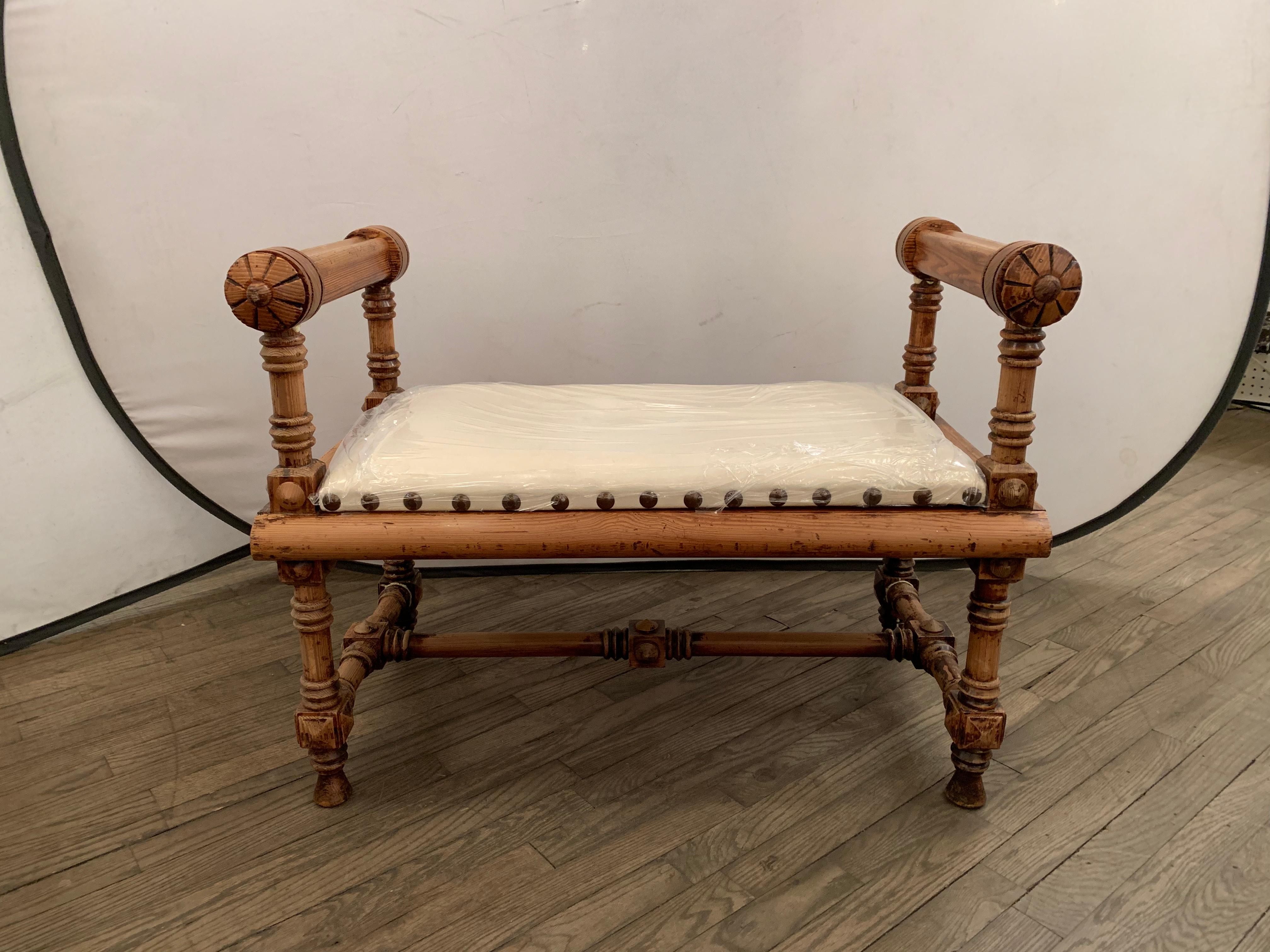 Pair of Victorian Antique Benches In Good Condition In New York, NY