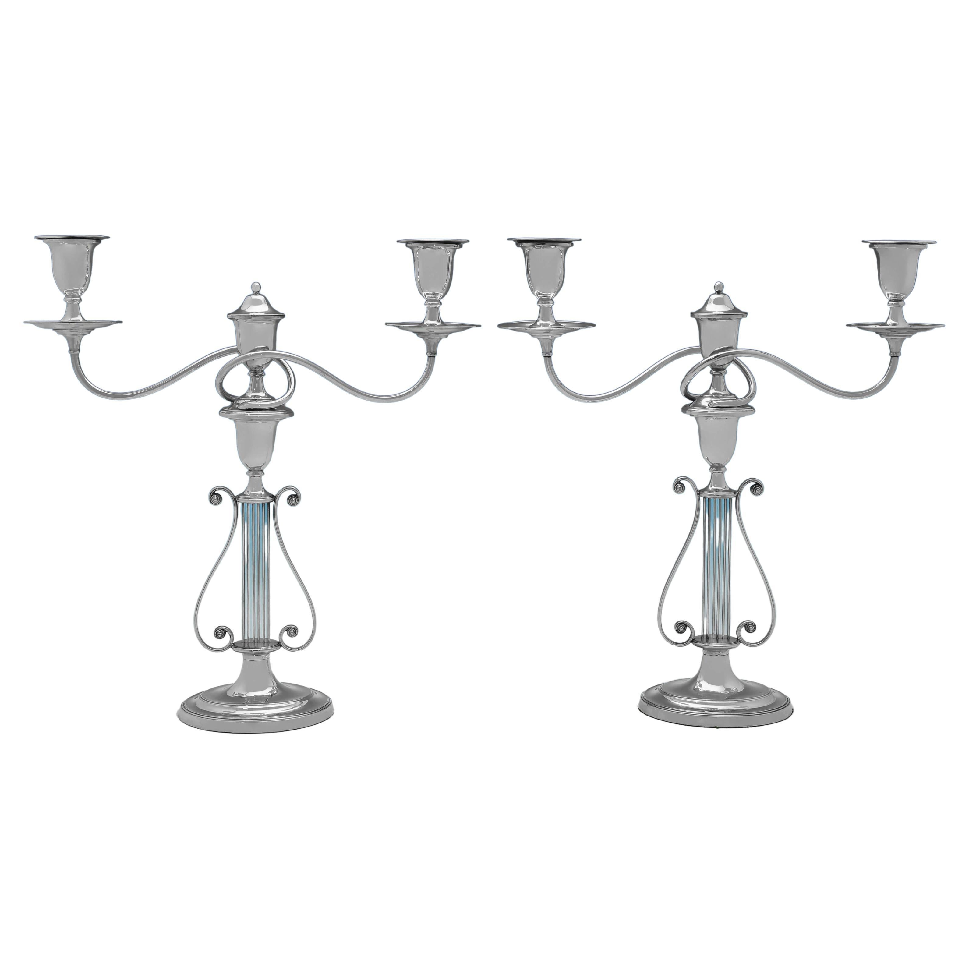 Paire de candélabres victoriens anciens « Lyre » en métal argenté, fabriqués vers 1880