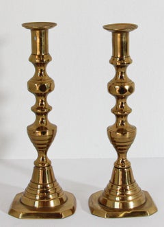 Coppia di candelabri a forma di alveare in ottone di epoca vittoriana del XIX secolo