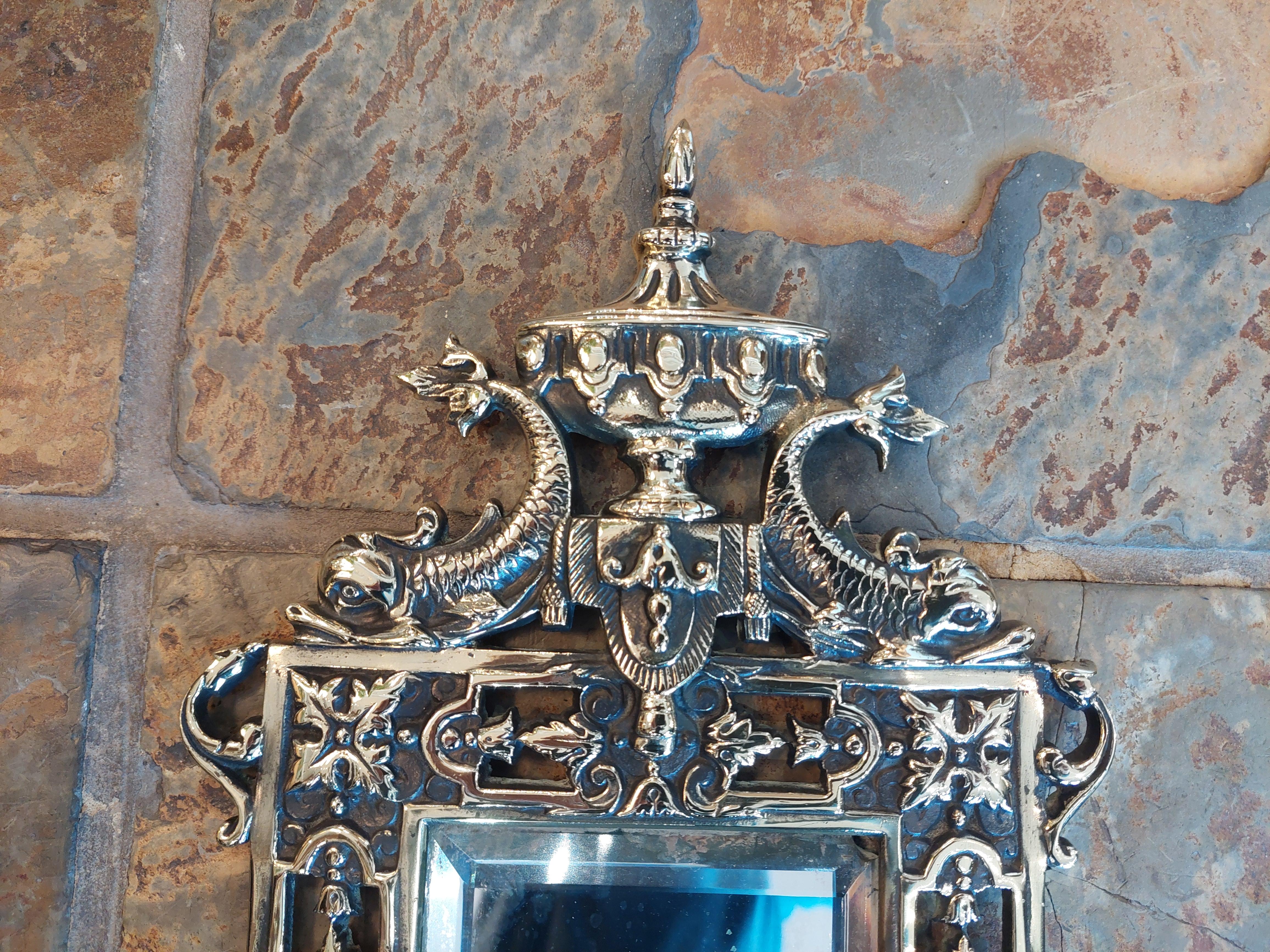 Pieno vittoriano Coppia di specchi da parete Girondelle vittoriani in ottone in vendita