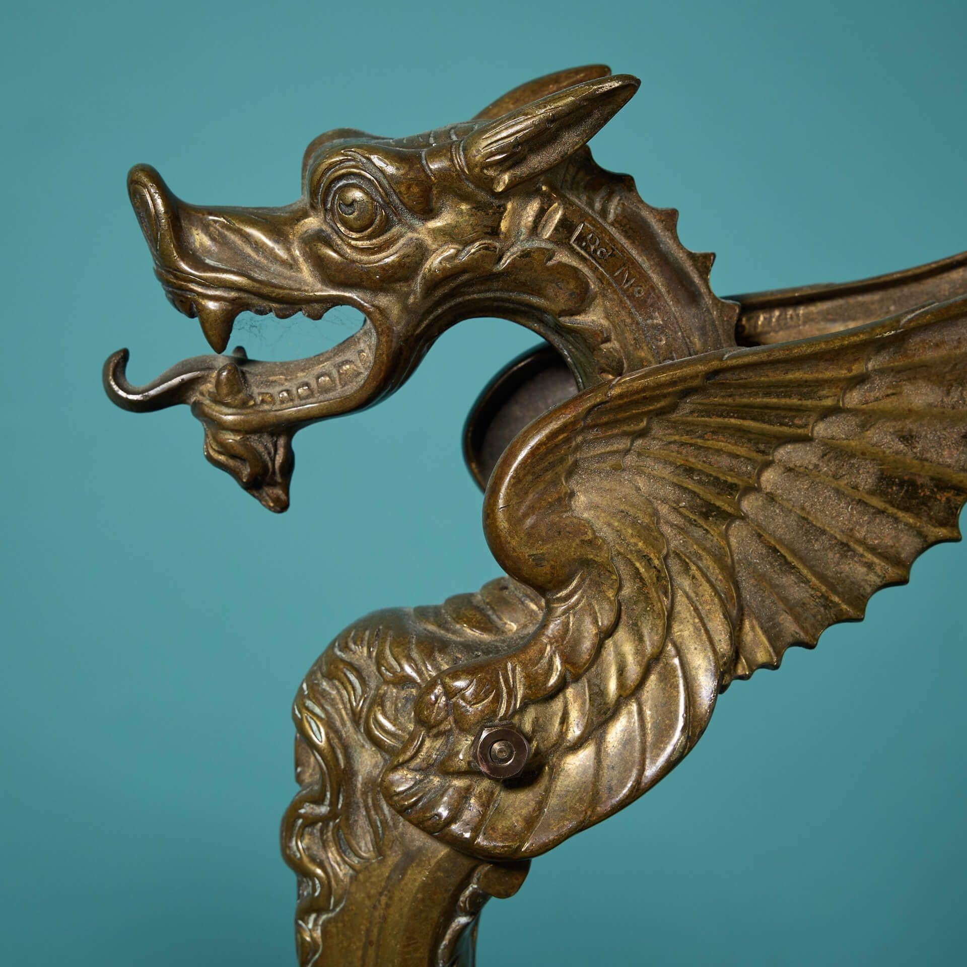Paire de Dragons Monopedia en laiton de l'époque victorienne sur des bases en marbre État moyen - En vente à Wormelow, Herefordshire