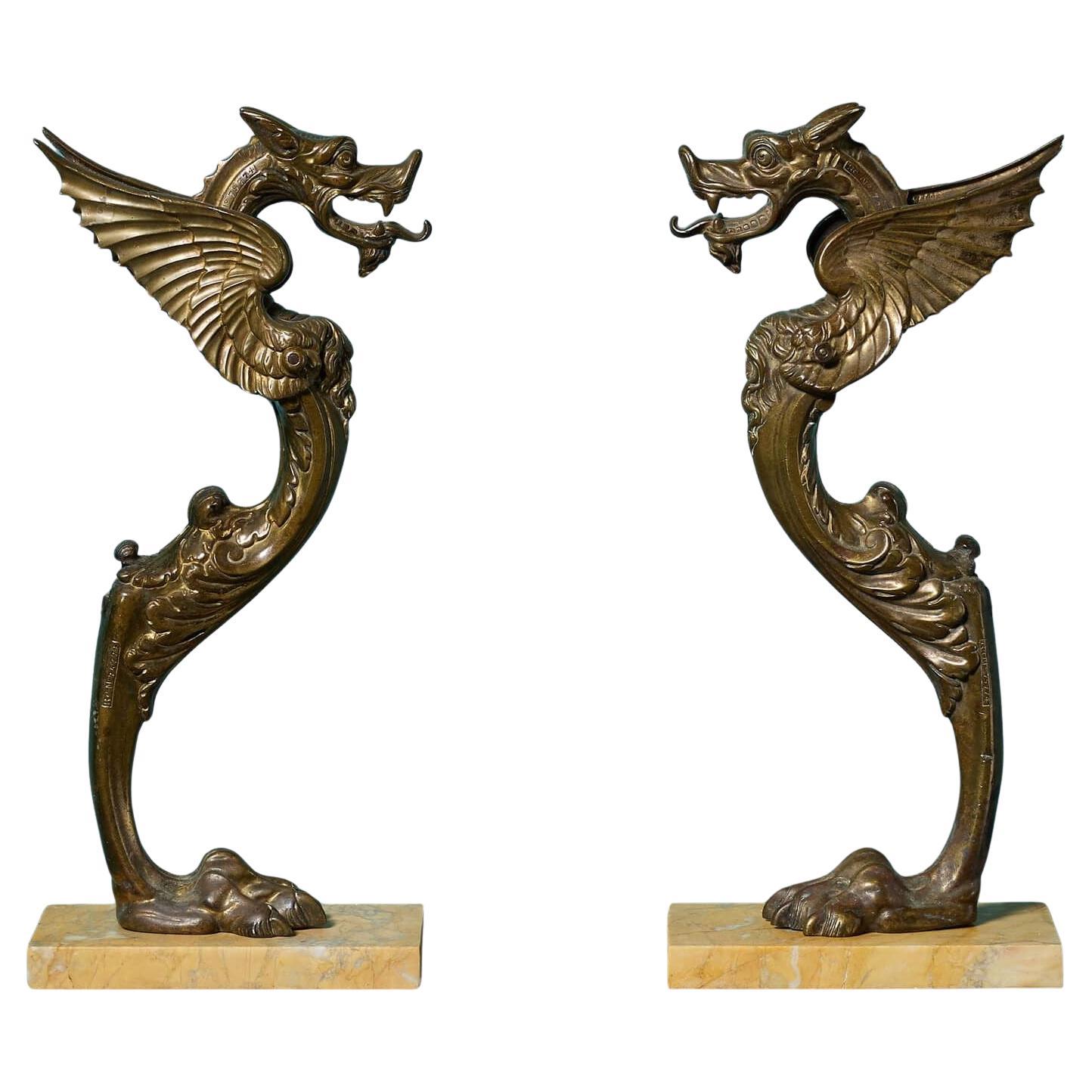 Paire de Dragons Monopedia en laiton de l'époque victorienne sur des bases en marbre en vente