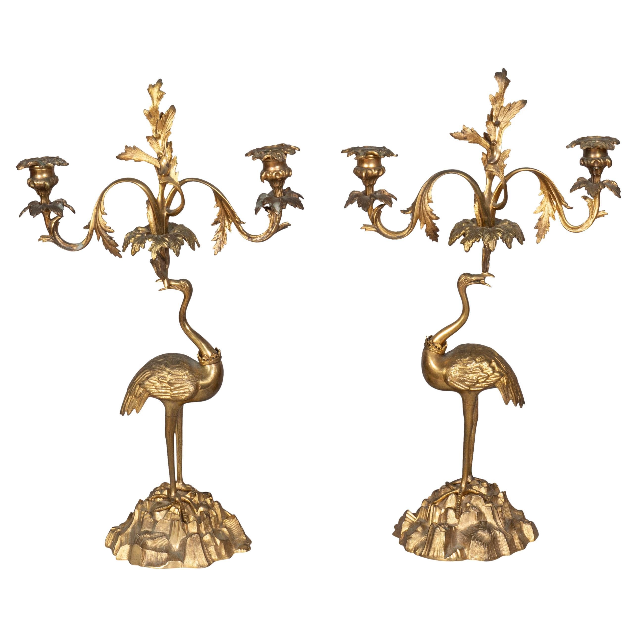 Zwei viktorianische zweiarmige Kandelaber aus Bronze in Form von Kranichen von Abbott im Angebot