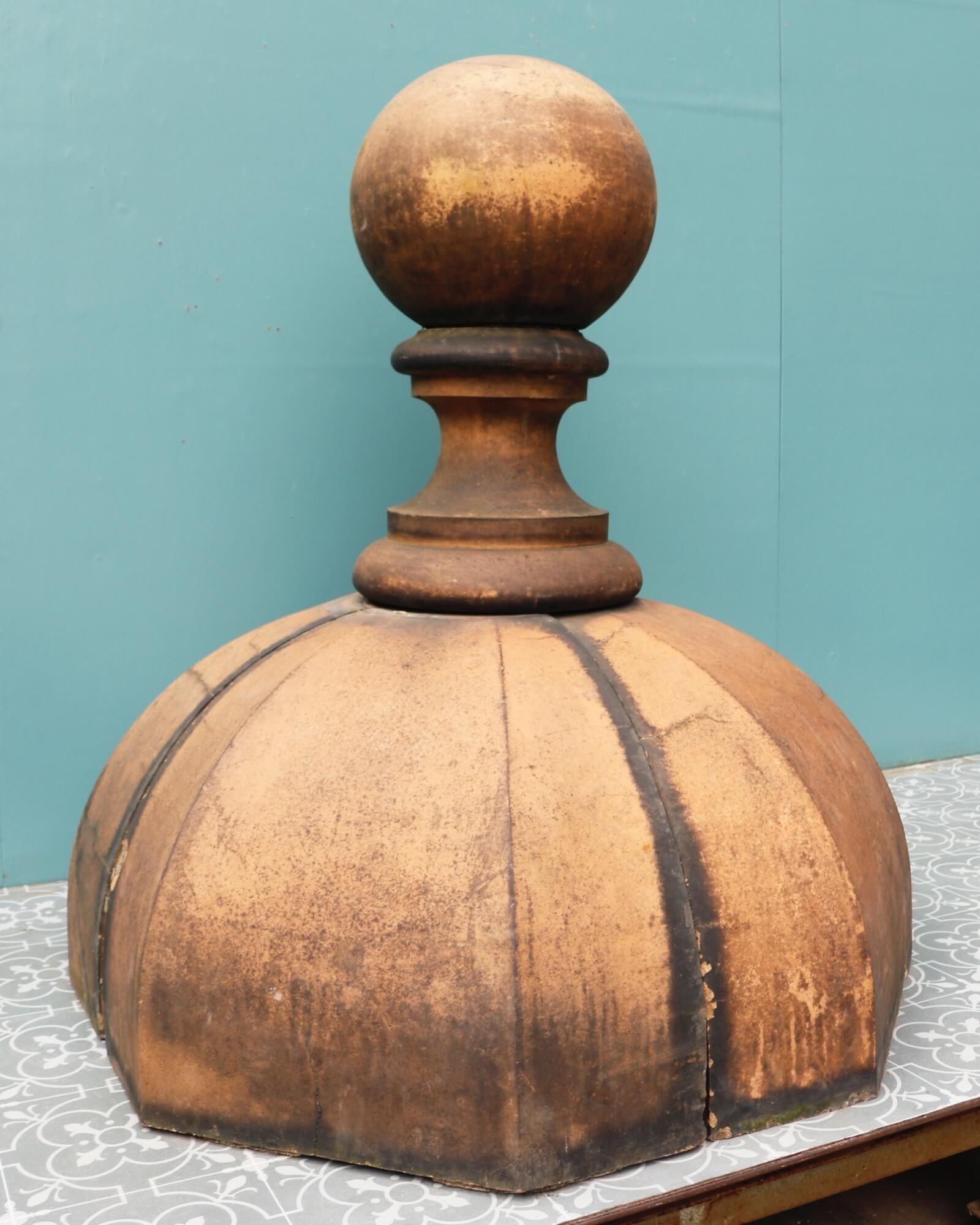 Pair of Victorian Buff Terracotta Finials or Pier Caps In Fair Condition In Wormelow, Herefordshire