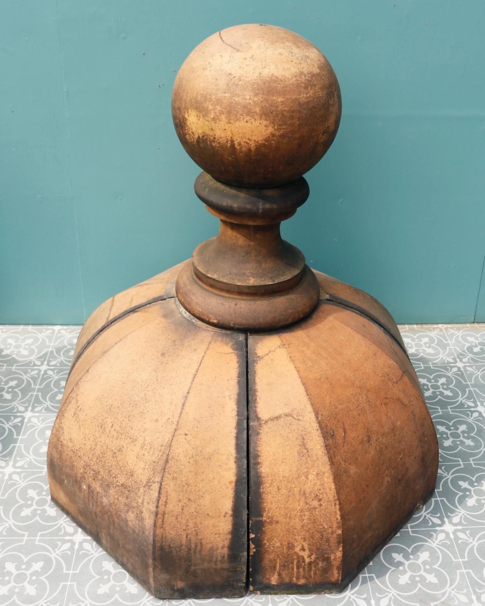 Pair of Victorian Buff Terracotta Finials or Pier Caps For Sale 1
