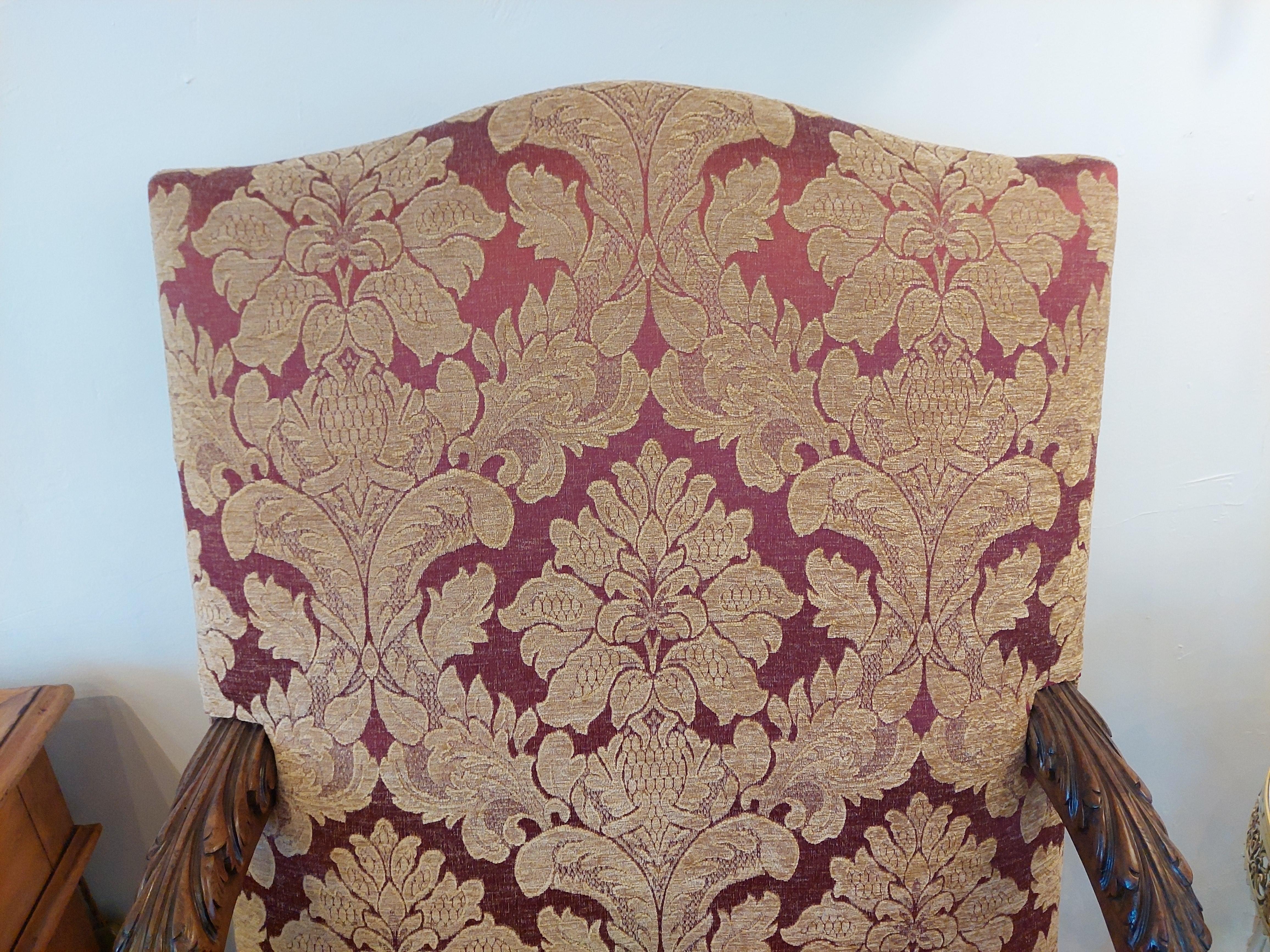 Pair of Victorian Carved Oak Thrones In Good Condition In Altrincham, GB